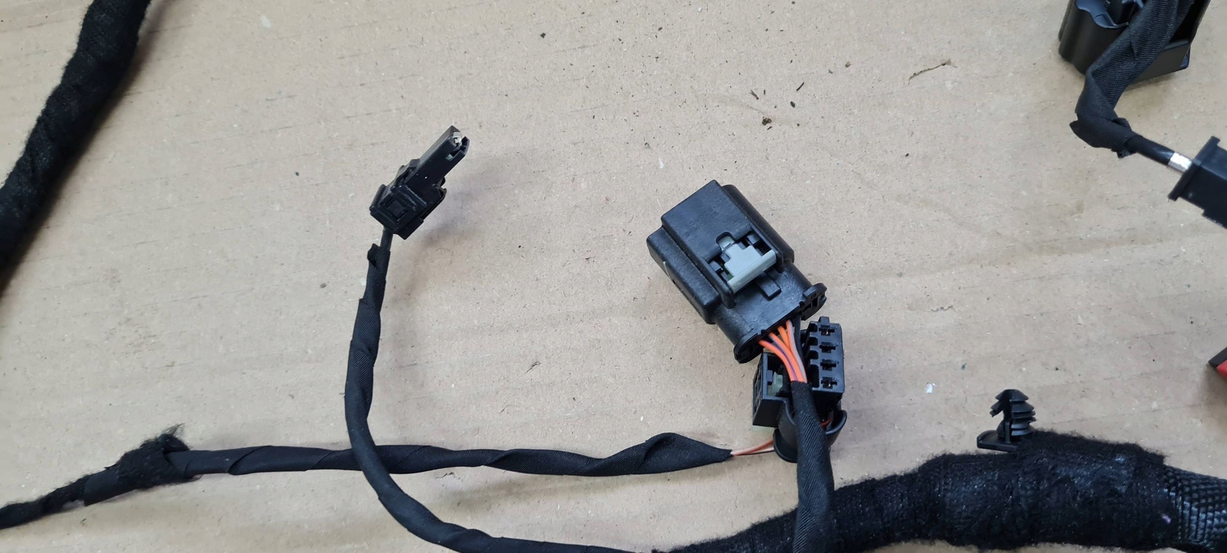 Jeep Grand Cherokee WL 2022 bundle wiring bonnet boot 68380018AC