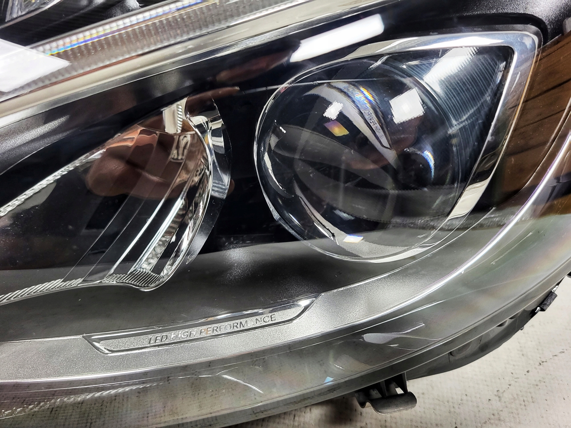 MERCEDES C- klasa W205 LED HIGH PERFORMANCE Lewa + Prawa F-V.AT Rodzaj świateł mijania LED