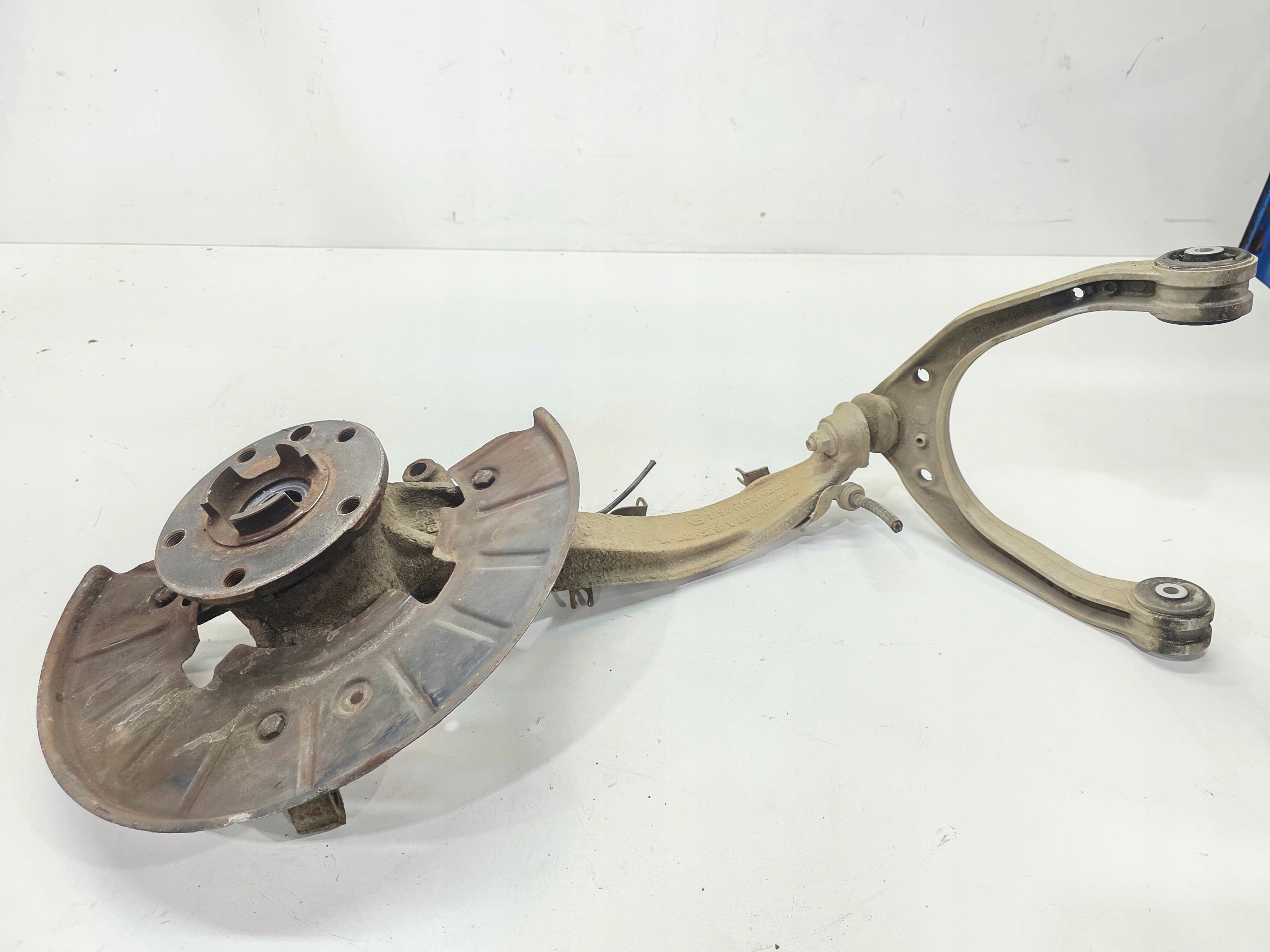otoč čepu levý předek AUDI Q7 4L 7L0407257A
