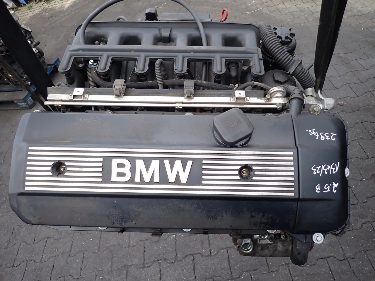 Двигатель бензиновый bmw e46 e39 2.5 170km 99r m52b25