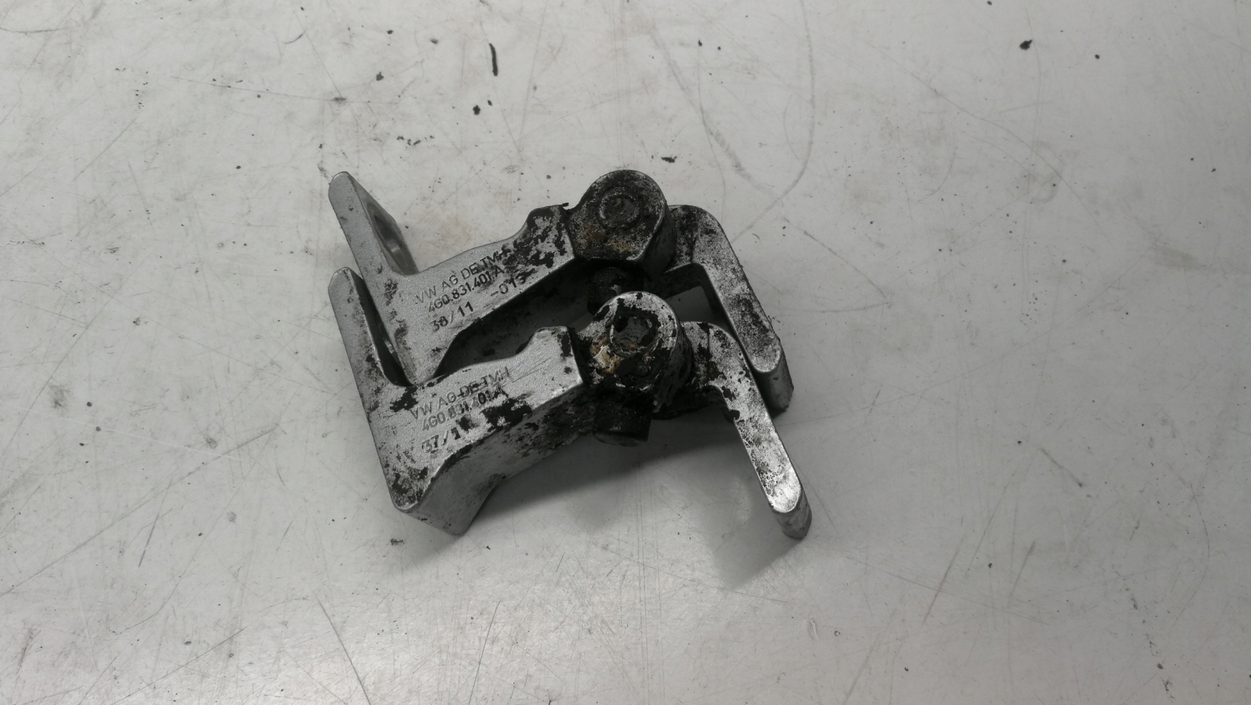 hinge door left front rear part AUDI A6 C7 4G0831401A