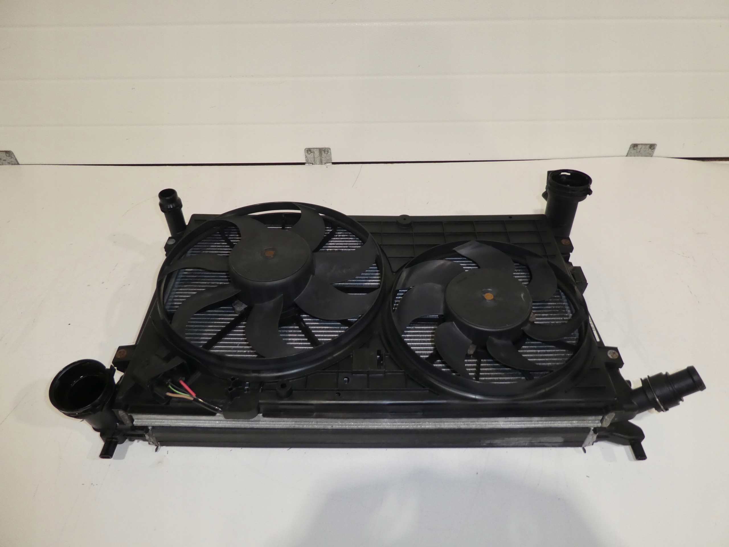 VW PASSAT B6 2,0 TDI RADIATEUR D’EAU INTERCOOLER