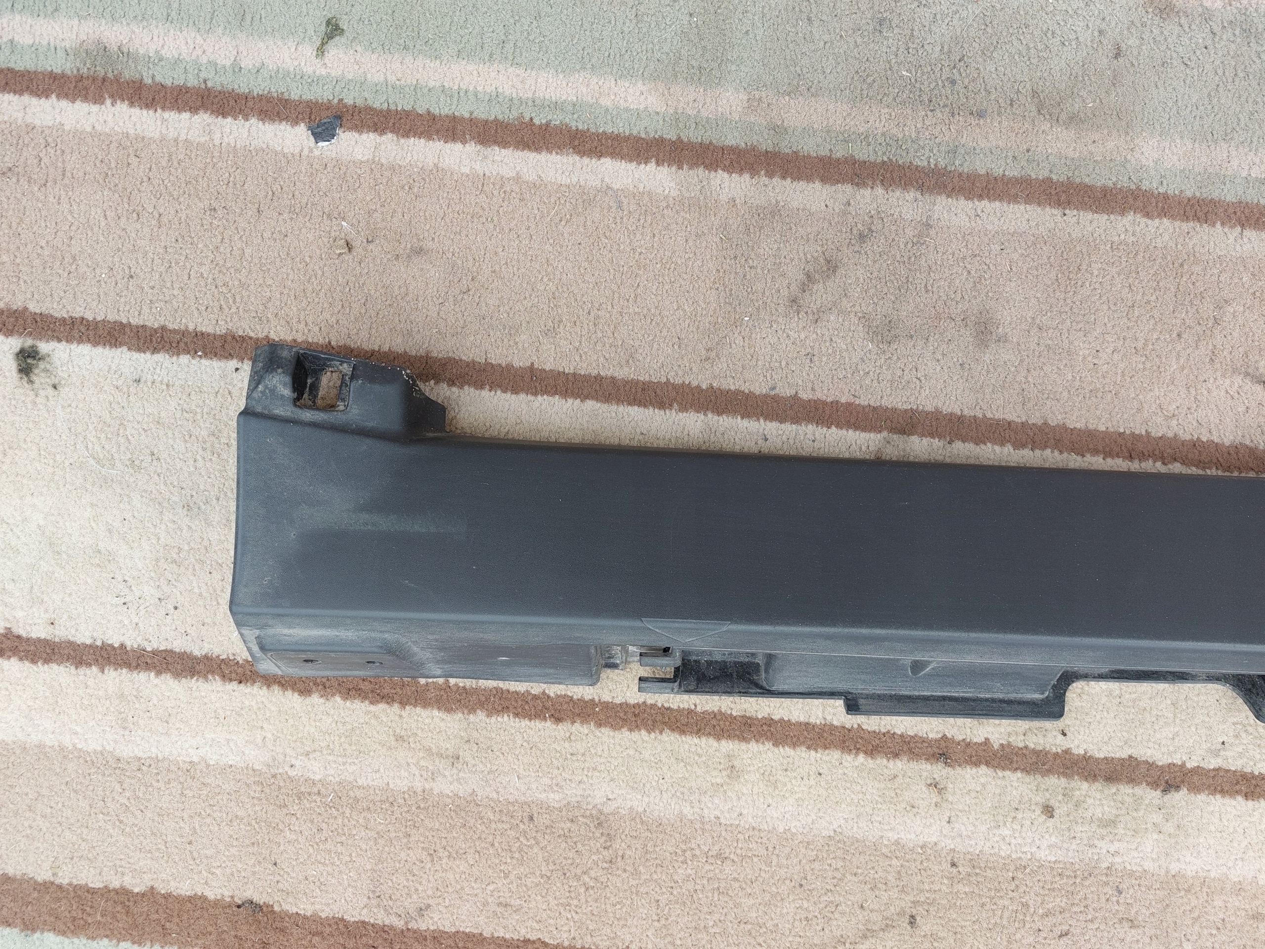 moulding threshold right Land Range Rover Velar L560 19r