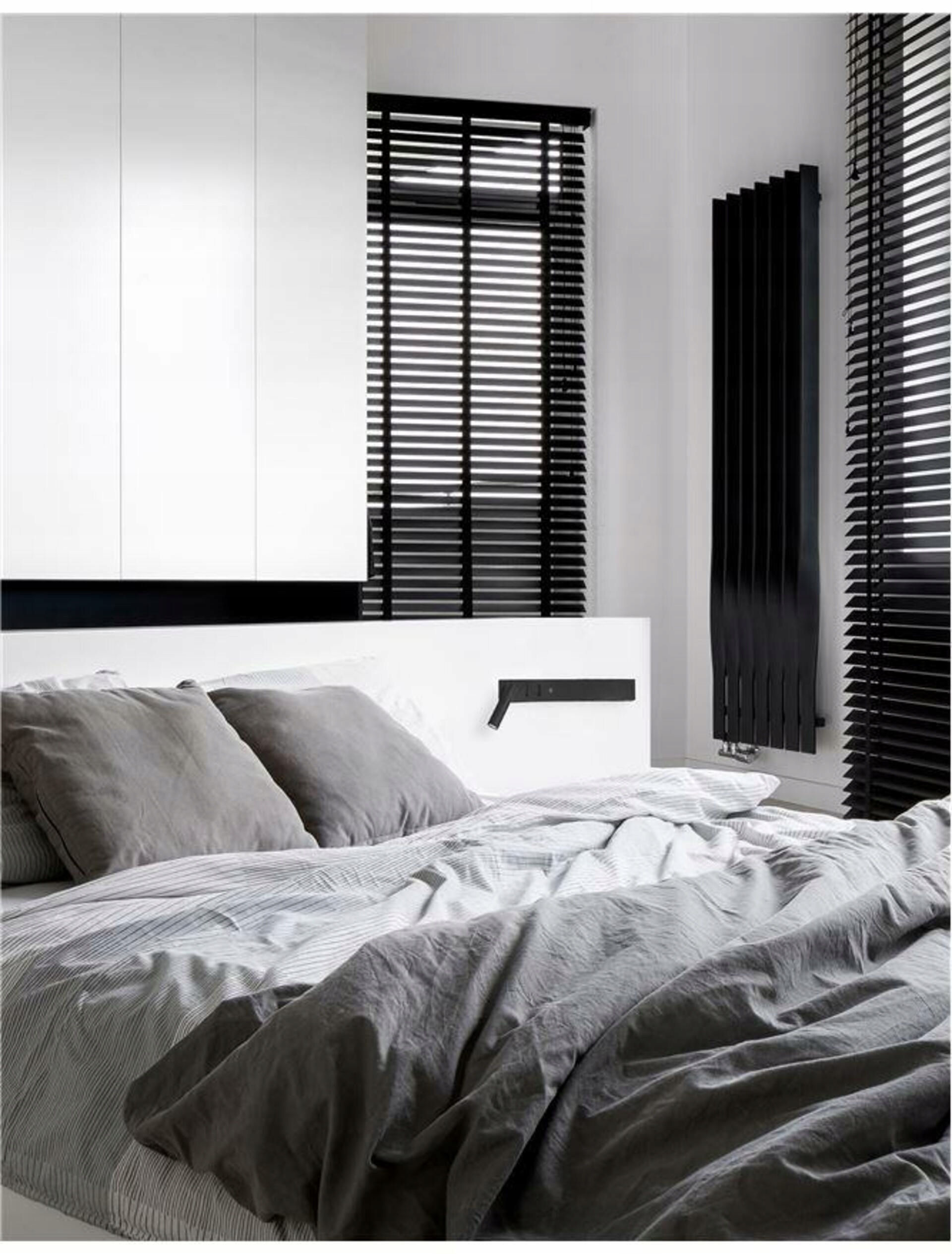 Nova Luce nástěnné svítidlo Vida černý kov nastavitelné vypínač na těle U