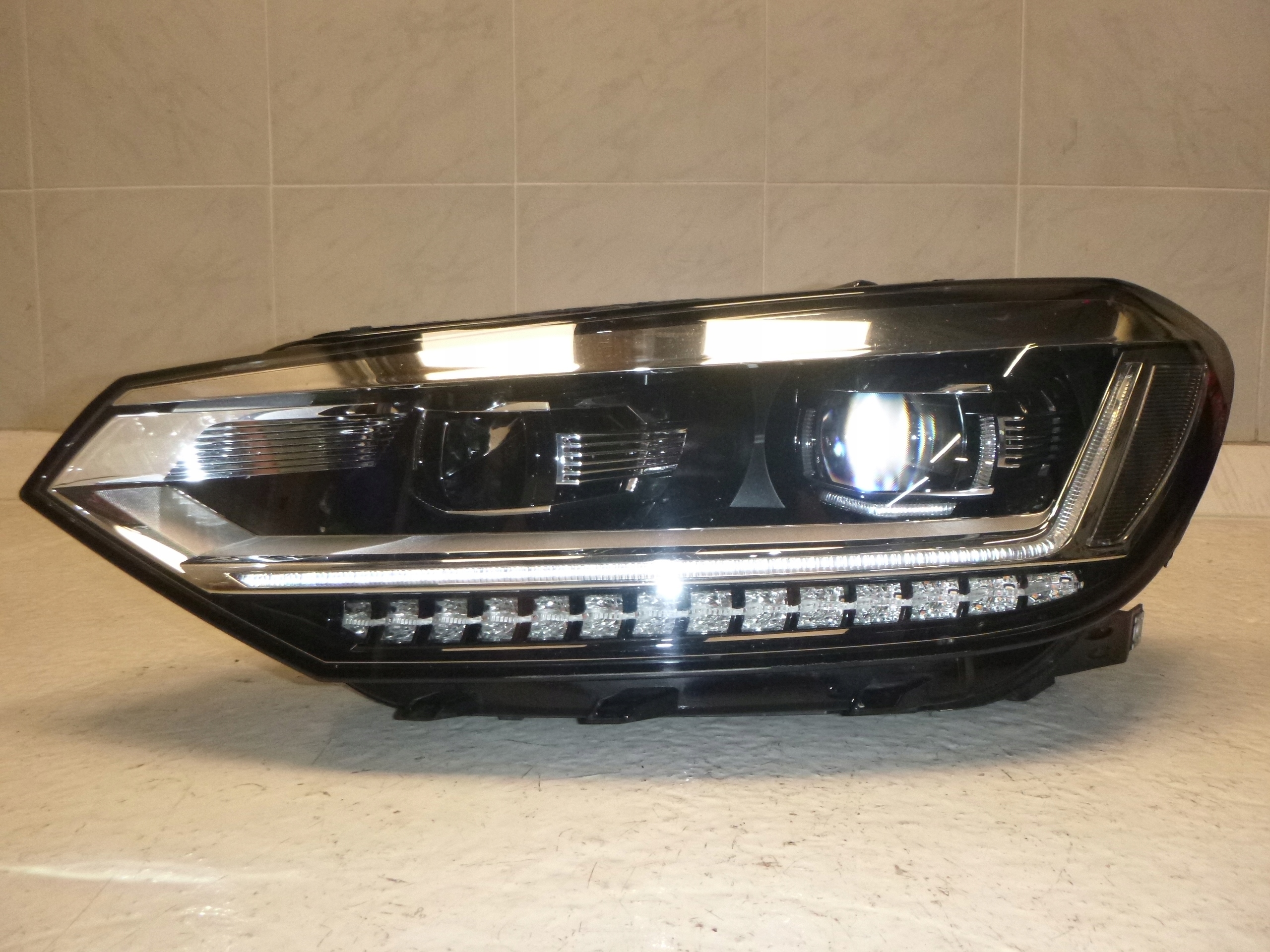 VW TOURAN 2 II light left front left 8PIN FULL LED