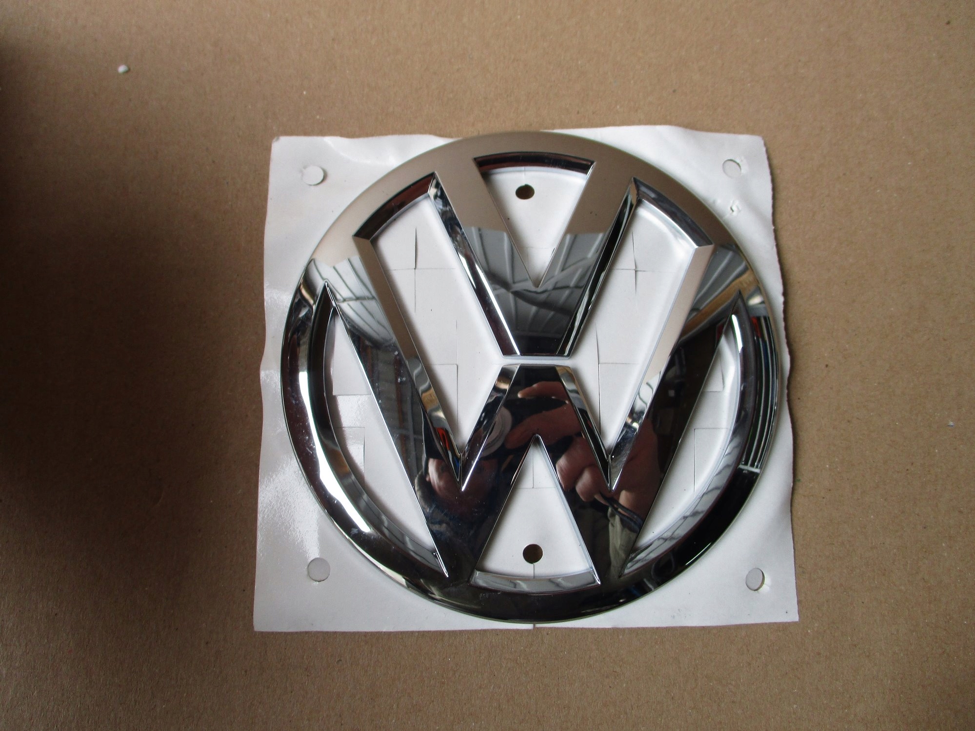 

Emblemat Znaczek Logo Przód Maski Vw Scirocco Nowy