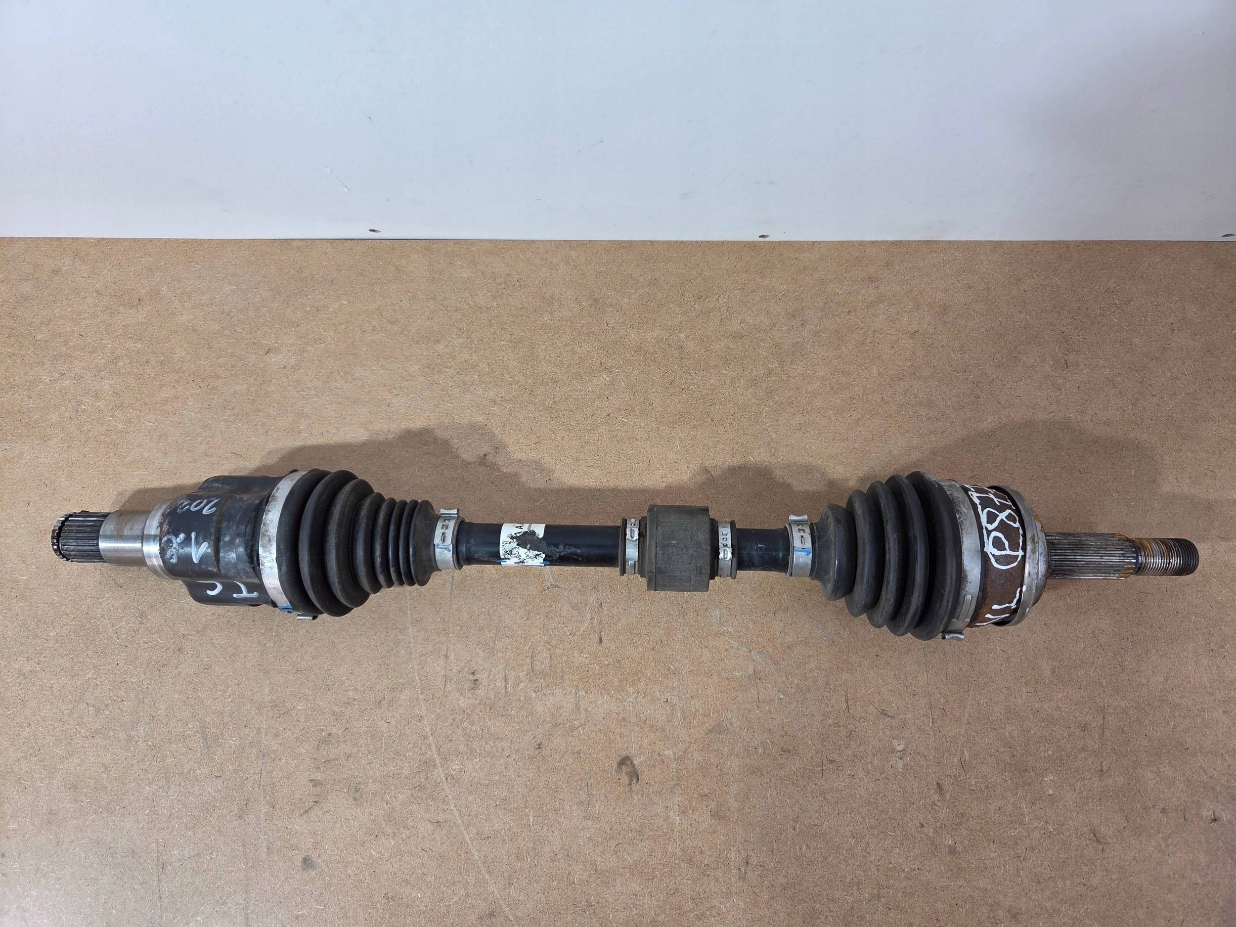 Toyota Corolla E21 1,8 Hybrid semi-axis front left 4342002J30D (P877)