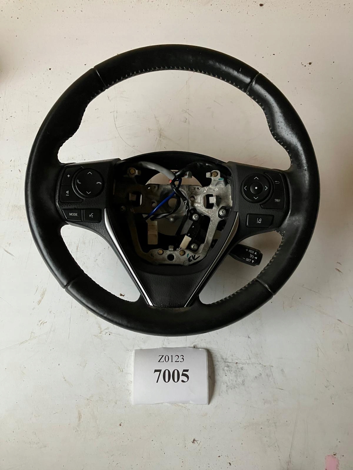 lenkrad Leder AURIS II MULTIFUNKCJA RADAR