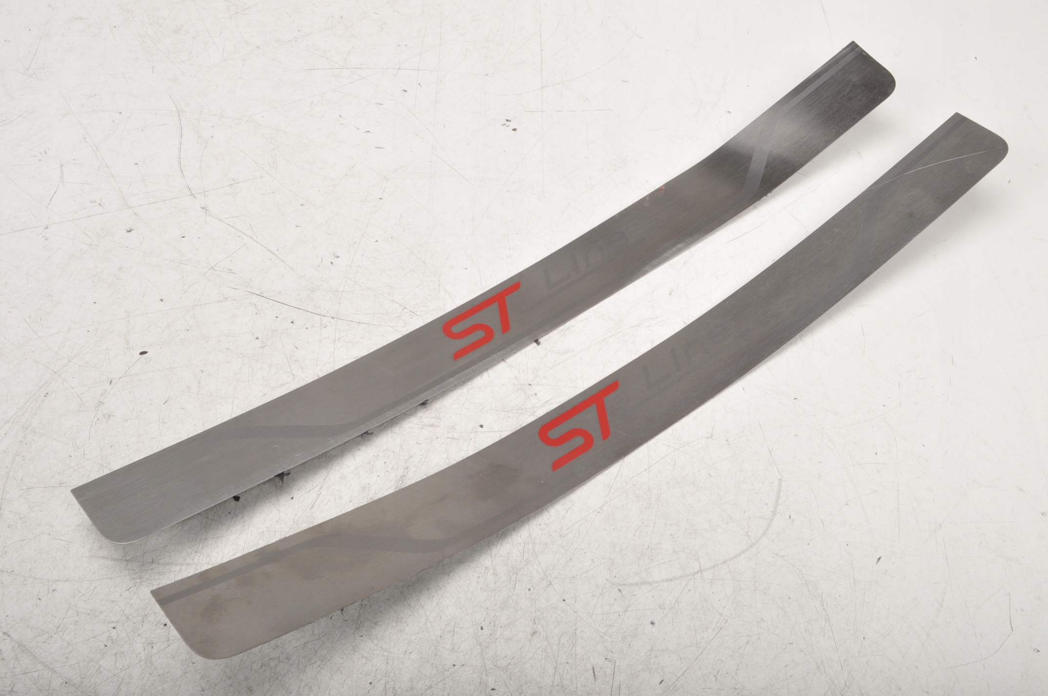 FORD FOCUS MK4 LISTWY PROGOWE ST KOMPLET