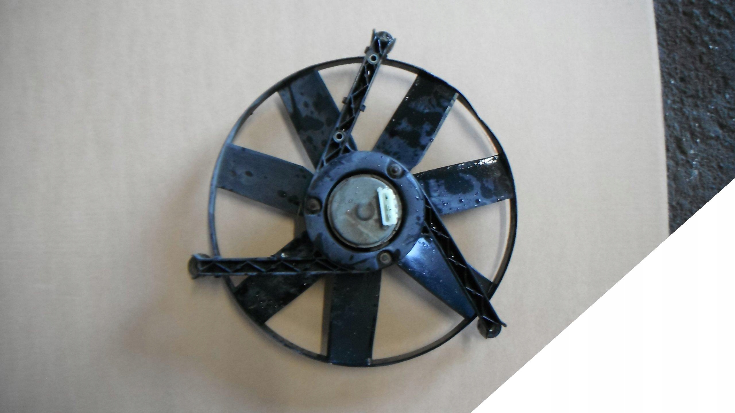 VW POLO 6N2 1.0 WENTYLATOR CHŁODNICY 2 PINY