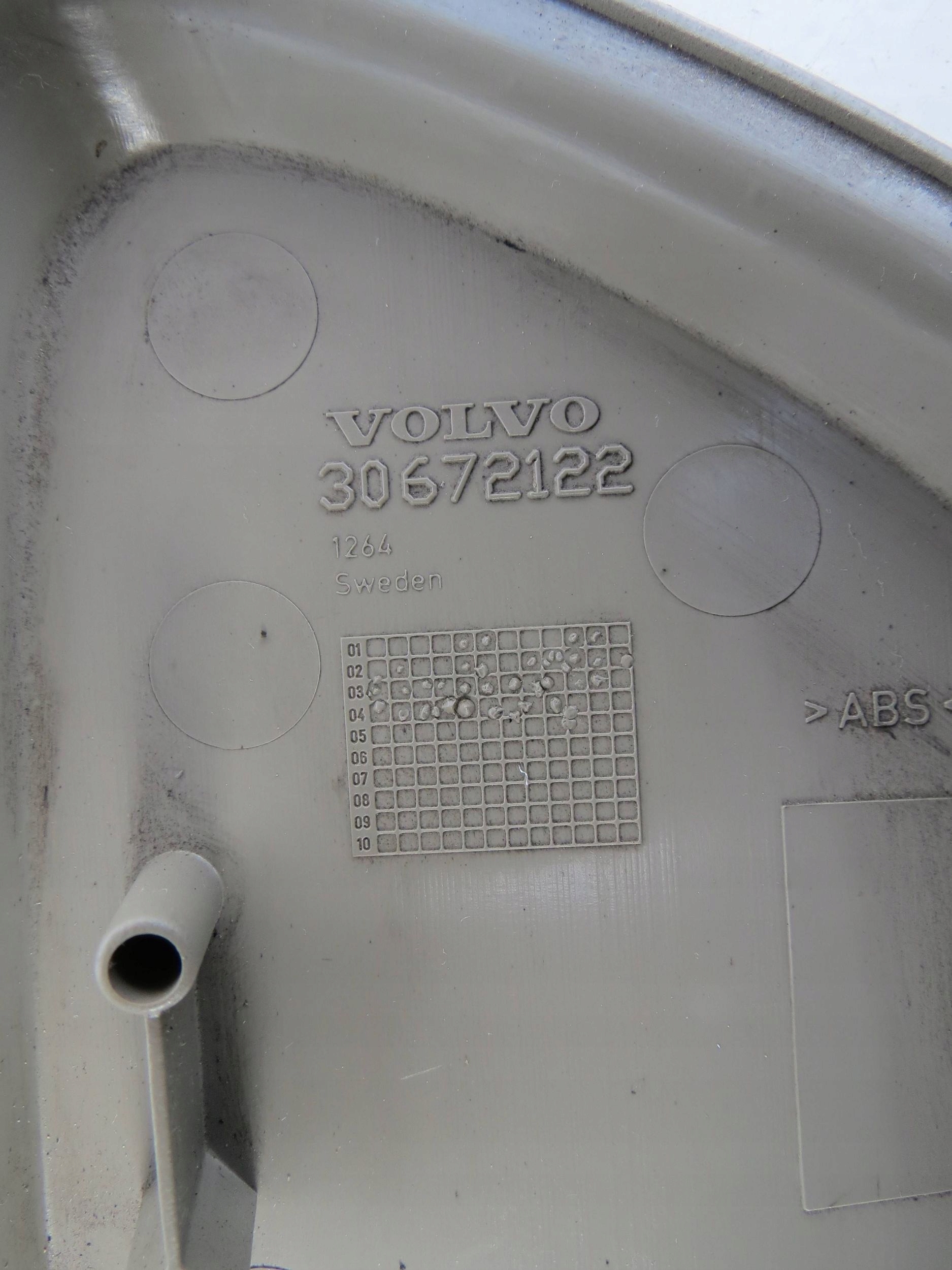 plastic cover consoles right front VOLVO XC90 2.9 T6 30672122