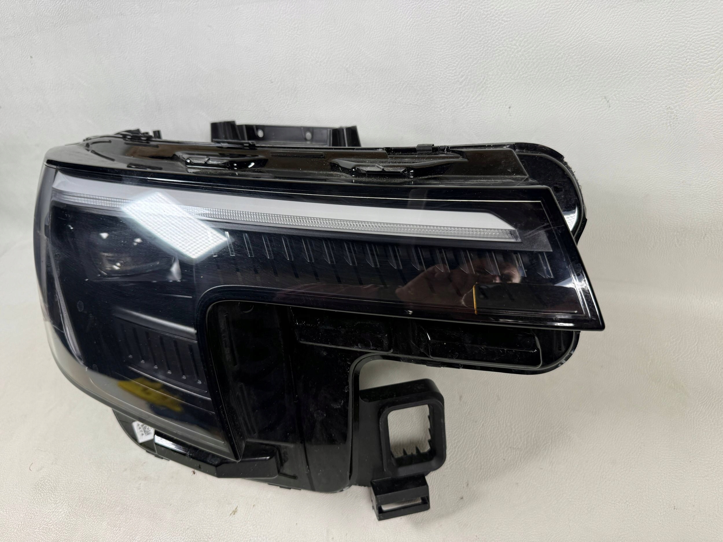Ford Explorer Ev 23- Full Led light right front front