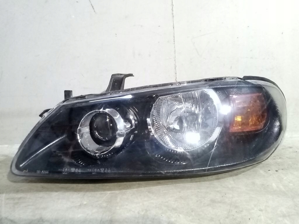 Nissan Almera N16 lift light left front front