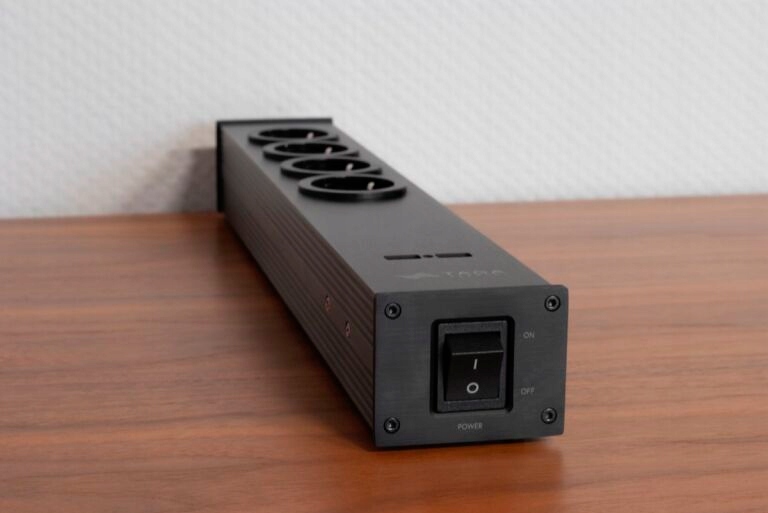 Taga Harmony PF-400 USB Filtr Listwa Zasilania Kod producenta PF-400USB-BL