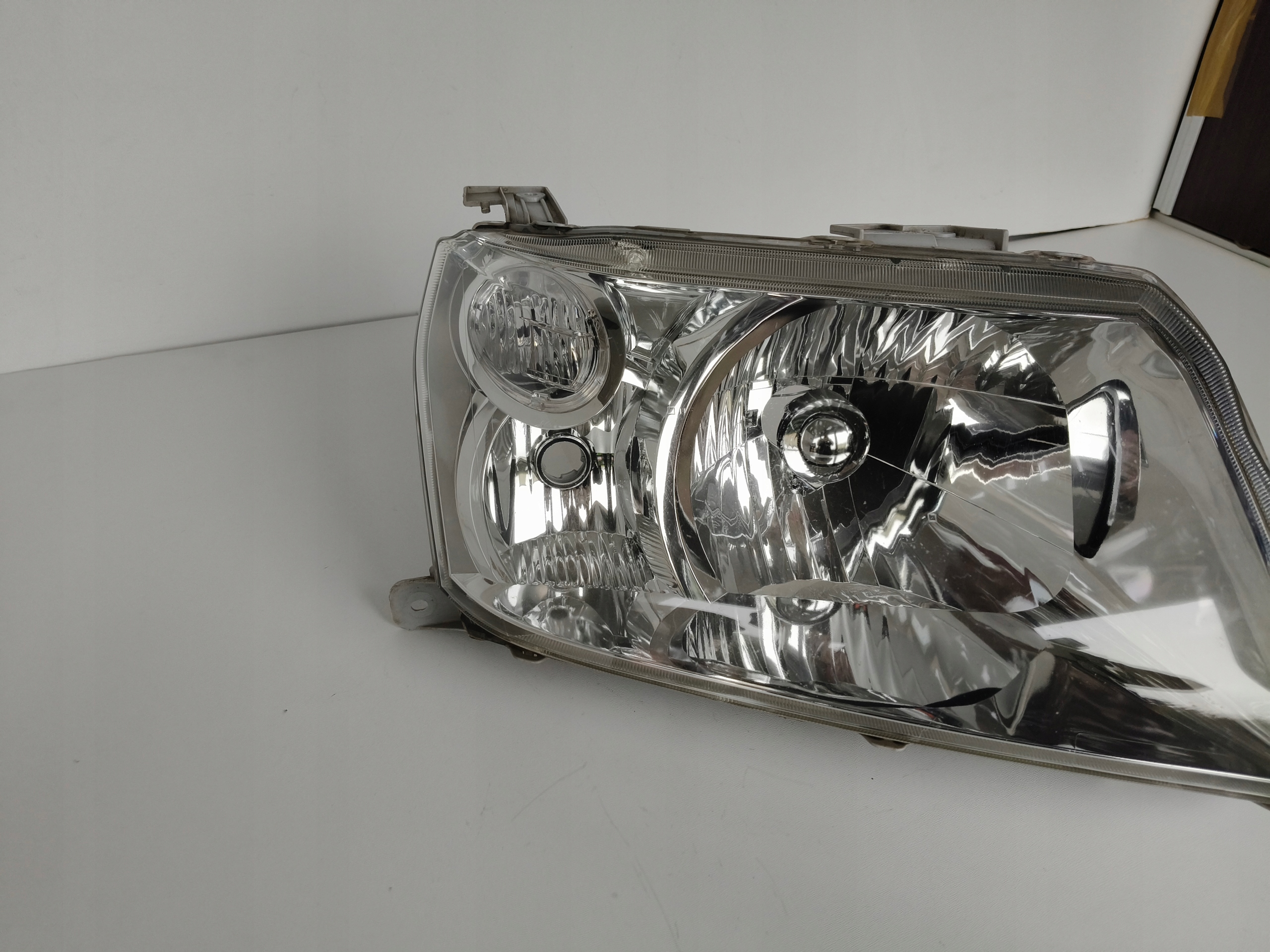 light right REFLEKTOR SUZUKI GRAND VITARA 09- LIFT