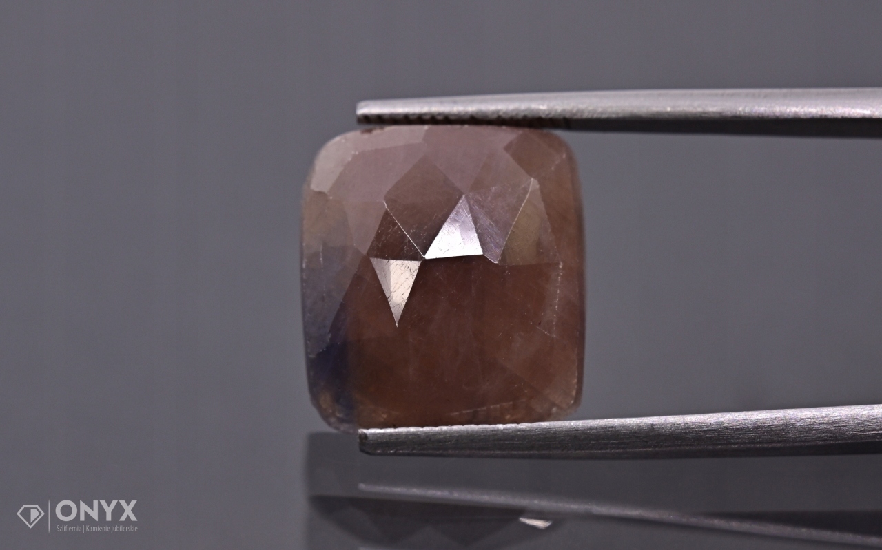 Safír fasetovaná rozeta obdélník 14x13 mm