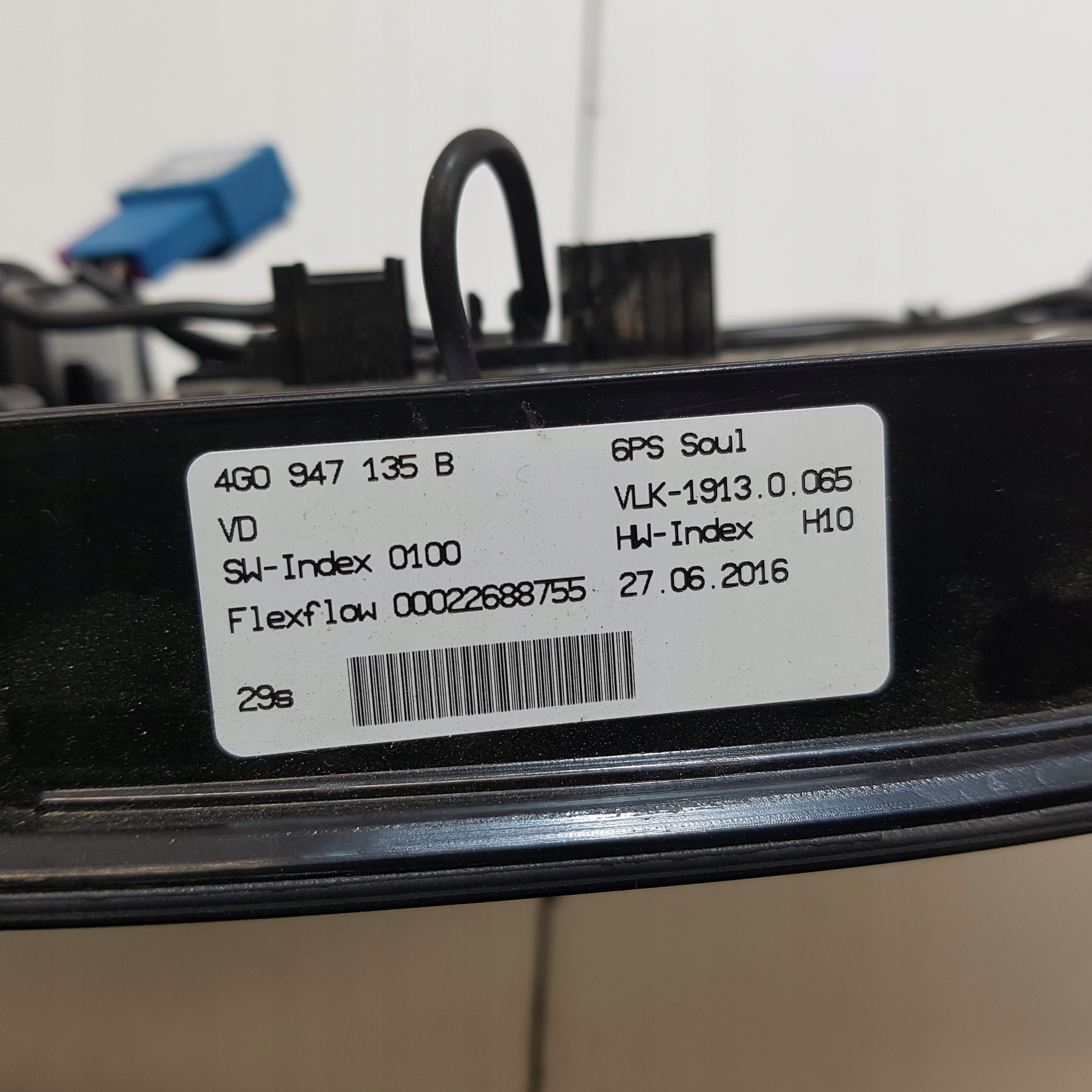 světlo střechy předek AUDI A6-C7 4G0947135B