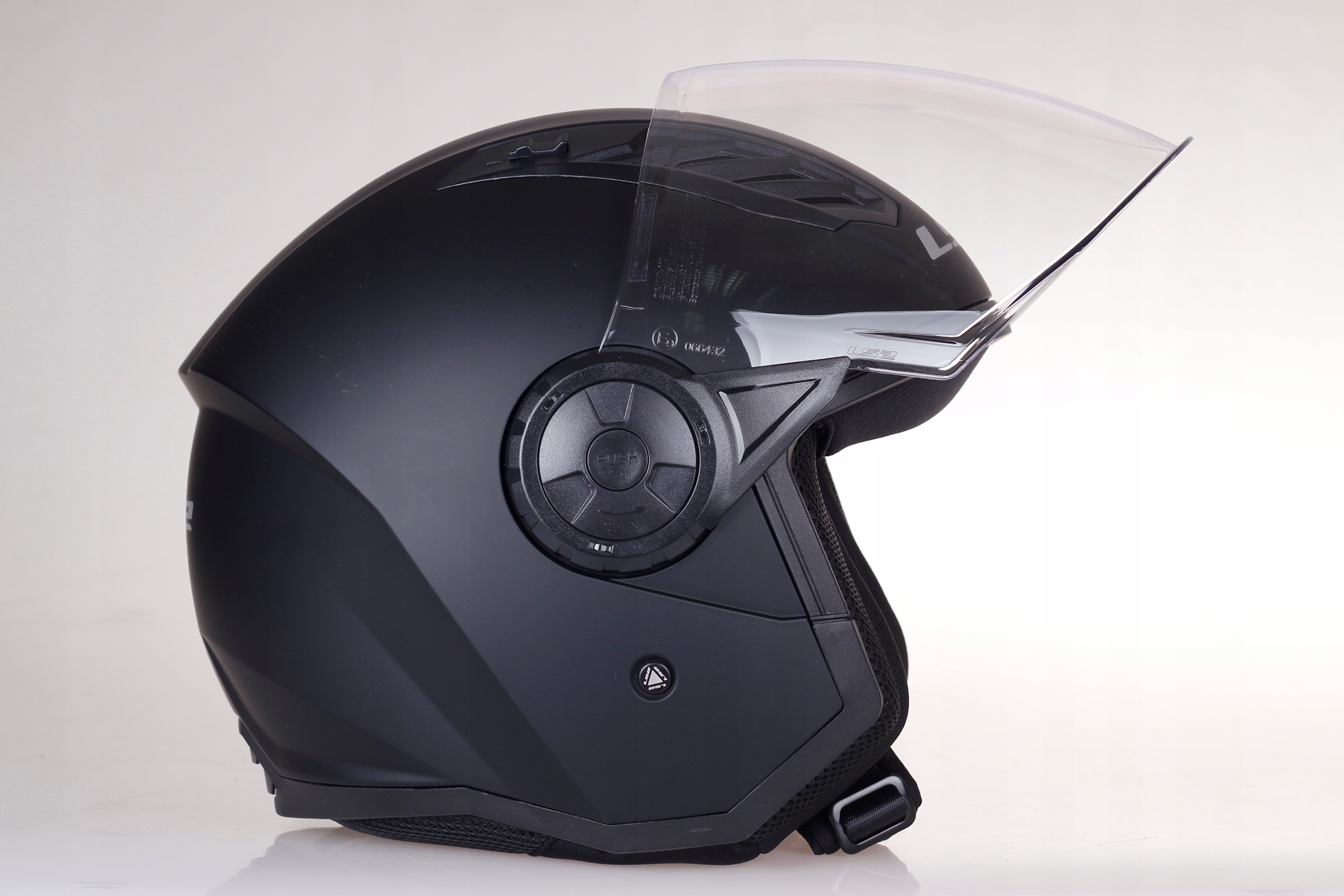 LS2 OF616 AIRFLOW II BLACK MAT KASK OTWARTY JET ECE 22.06 Rodzaj zapięcia mikrometryczne