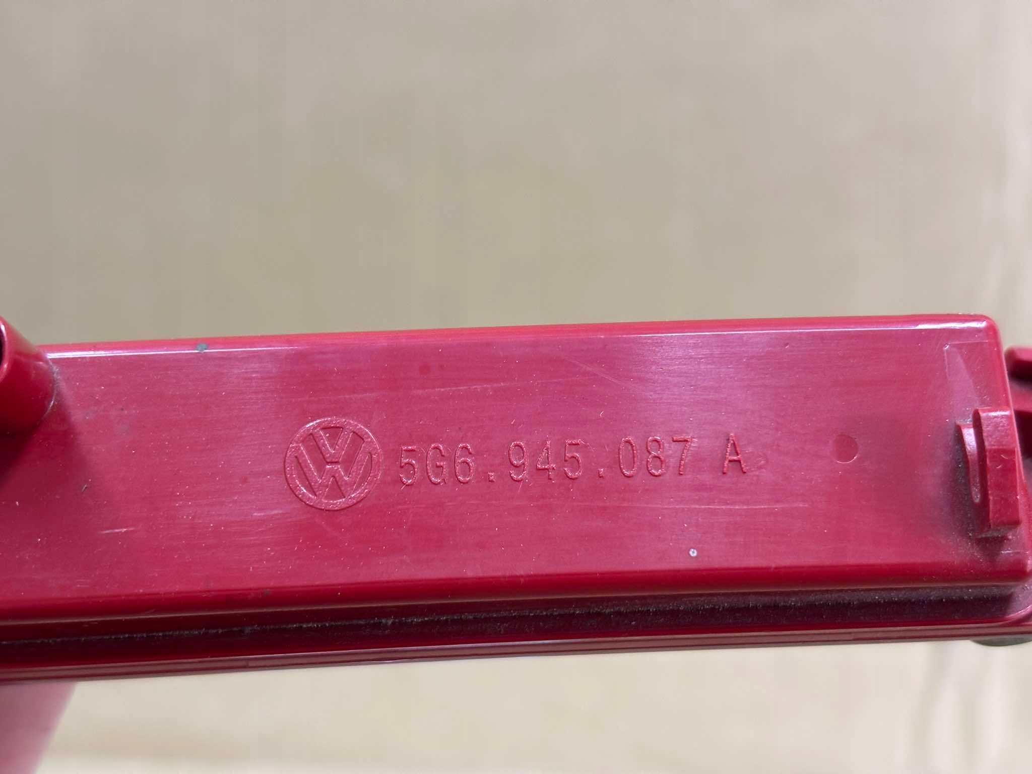 light STOP TRZECIE VW GOLF VII 5G6945087A