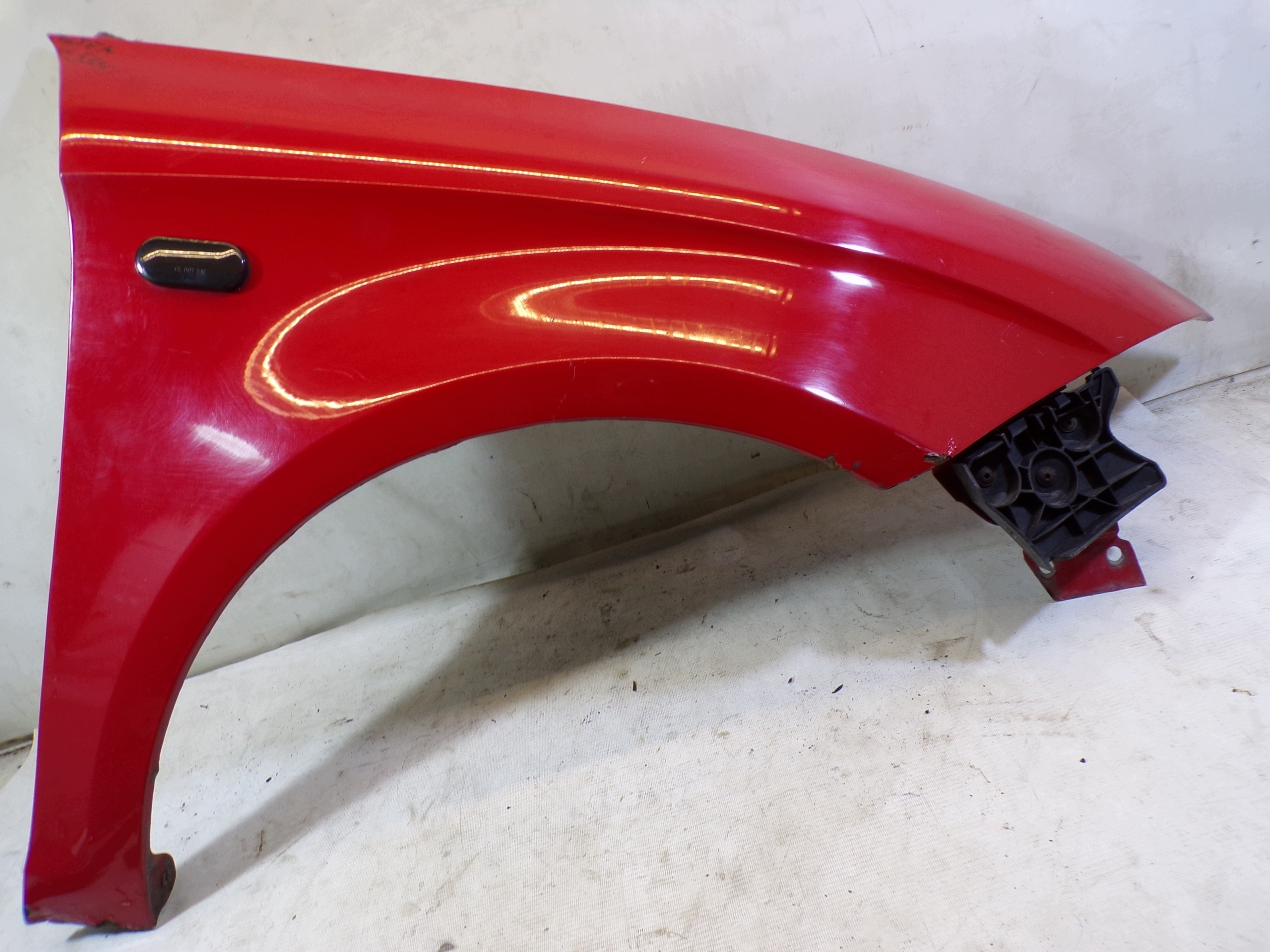 fender right front SEAT TOLEDO III ALTEA colour L53H