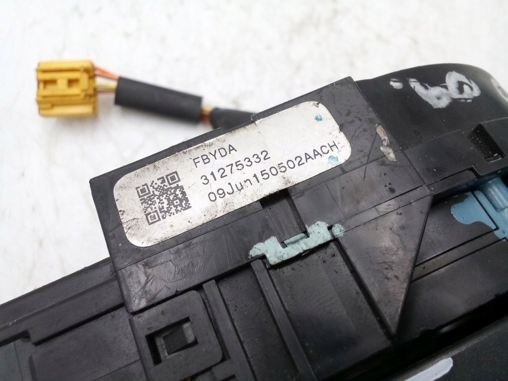 Volvo V70 III 3 steering wheel levers and controls control manetka left right