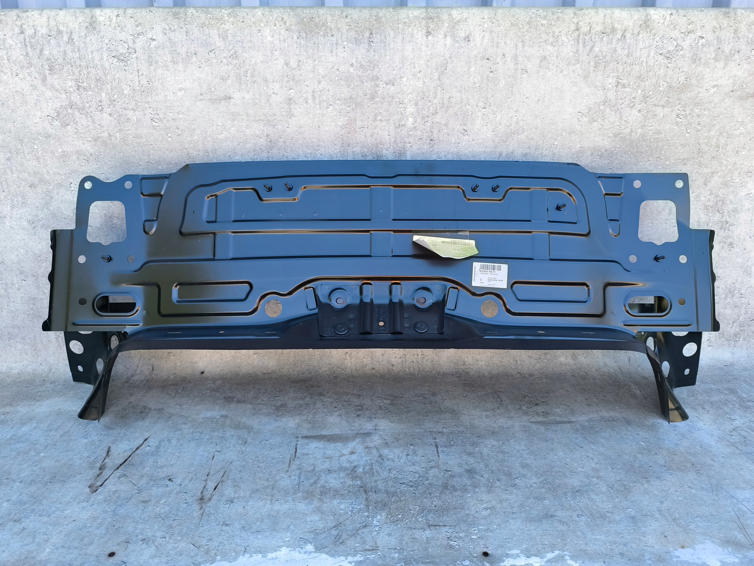 AUDI A3 8V SEDAN PAS TYŁ TYLNY NOWY 8V5813331TC