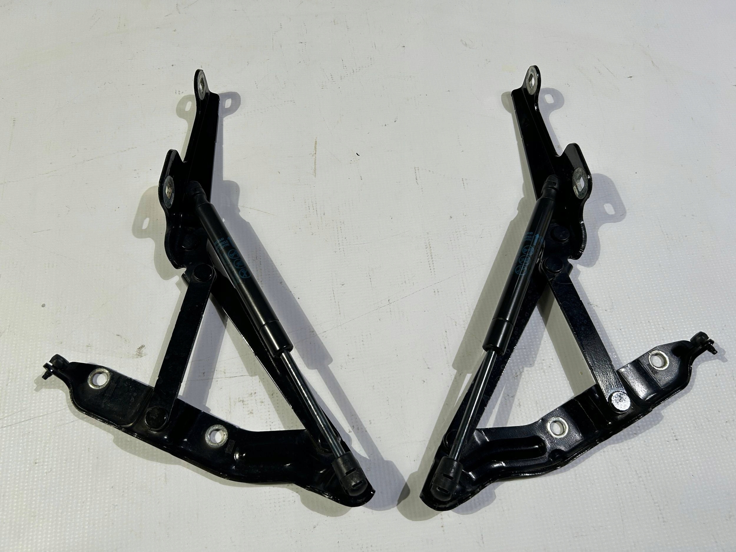 hinges bonnet boot damper left right Chevrolet Camaro Cabrio 2009r
