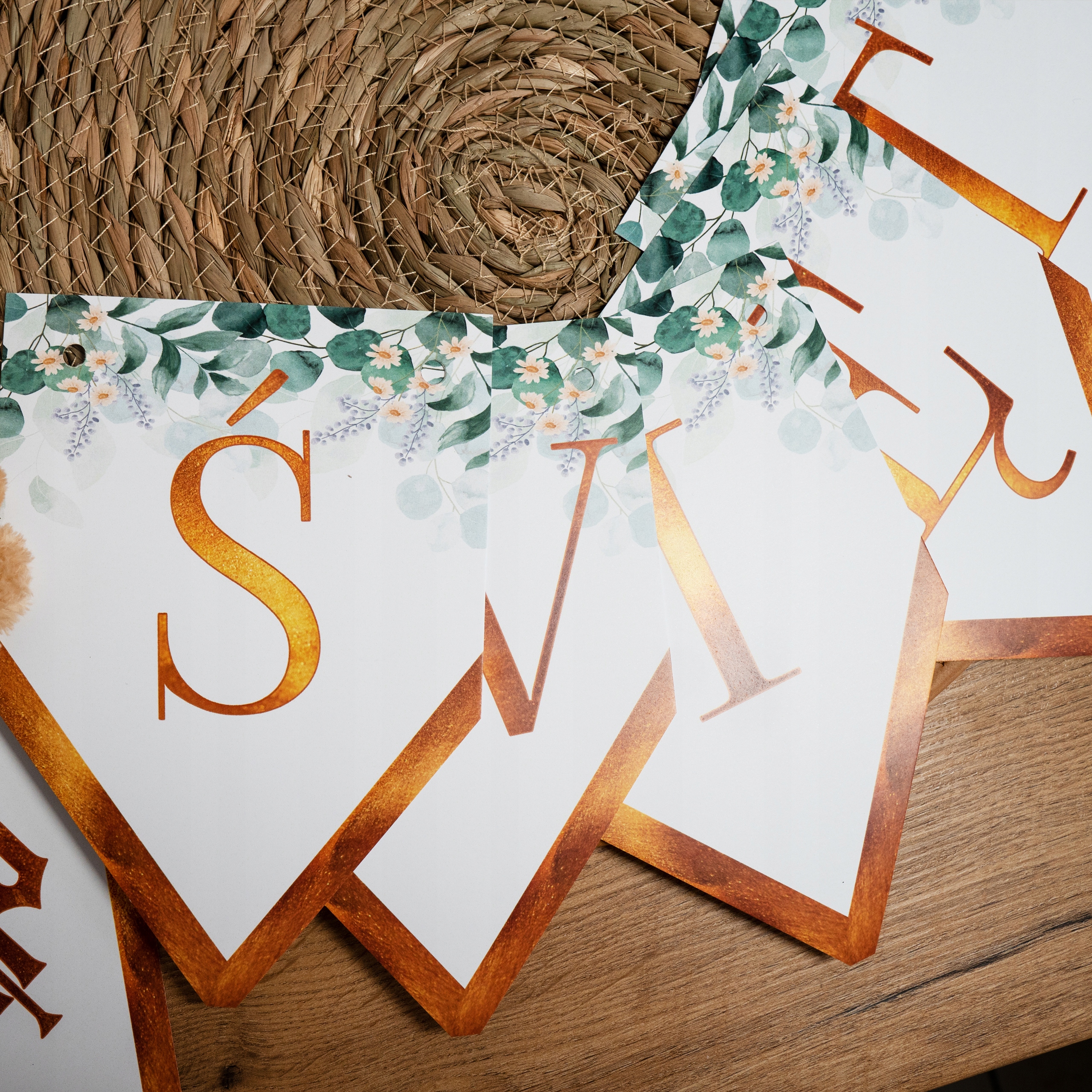 GIRLANDA NA PIERWSZĄ KOMUNIĘ ŚWIĘTĄ - ELEGANCKA DEKORACJA SALI NA PRZYJĘCIE Marka PartyPal