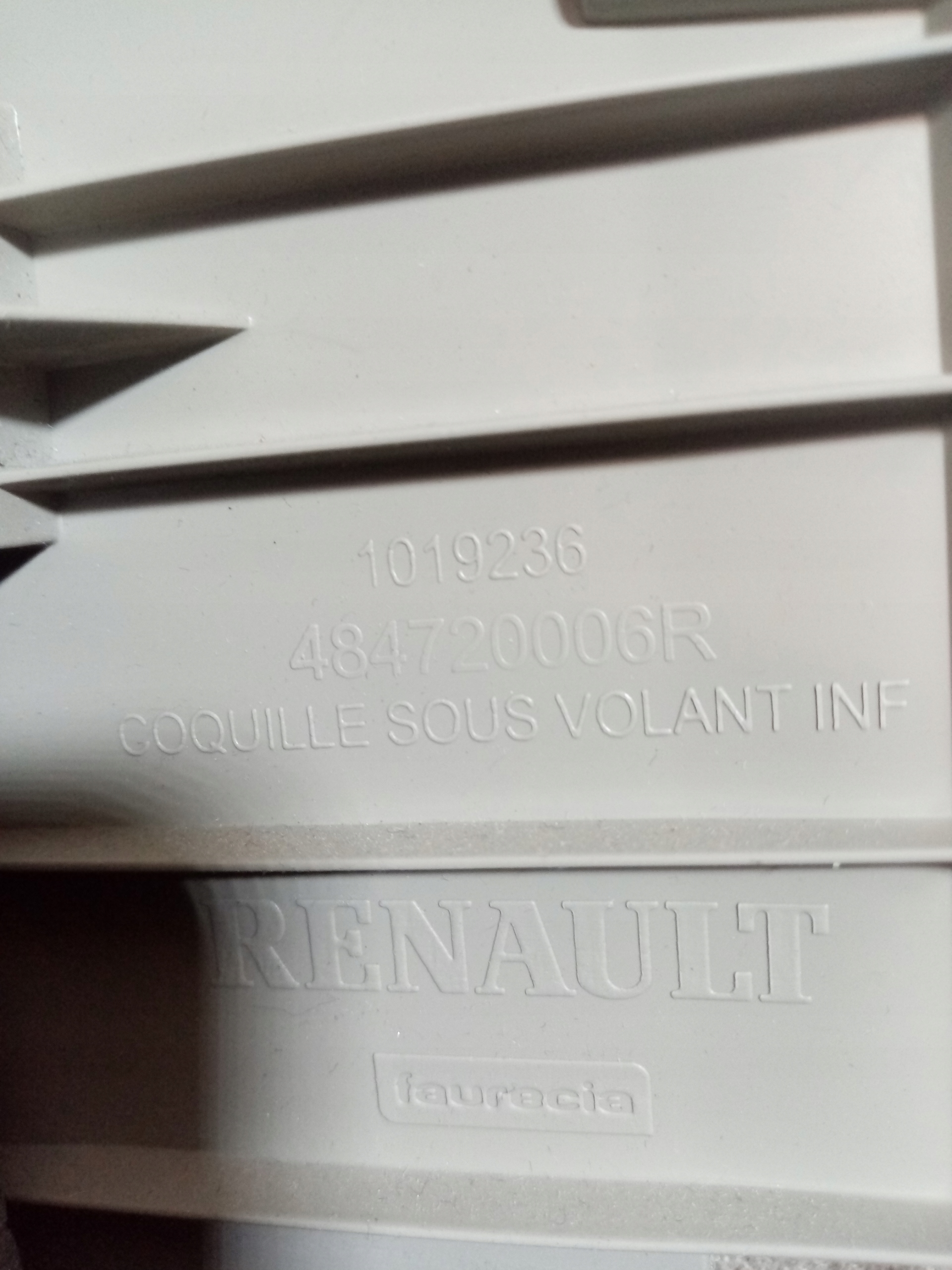 obal volantu RENAULT SCENIC 3 484720006R