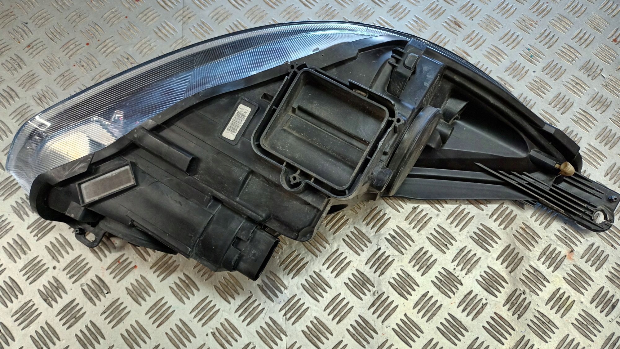 light left Z LED CIEMNA FORD FOCUS III LIFT 14R->