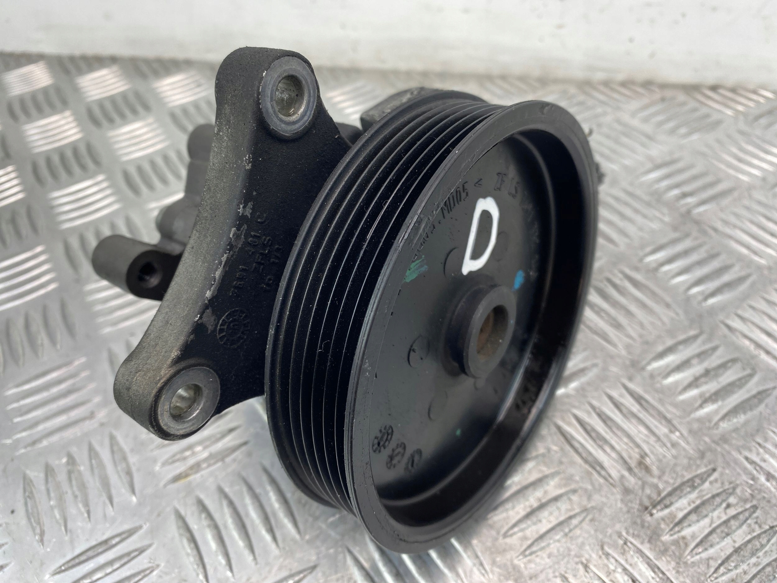 Mercedes C200 W204 1.8 Pompa servosterzo A0064667601