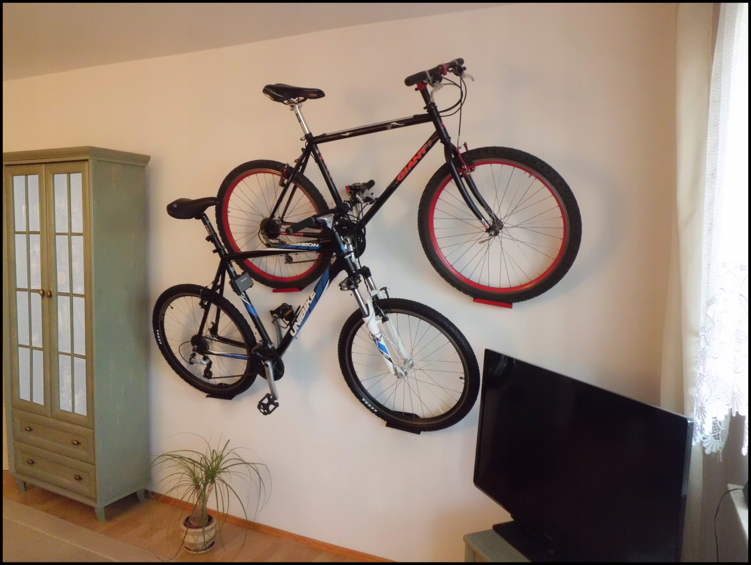 WIESZAK SCIENNY NA ROWER UCHWYT HAK ROWEROWY ZA PEDAŁ POLSKI PRODUCENT Obciążenie maksymalne 25 kg