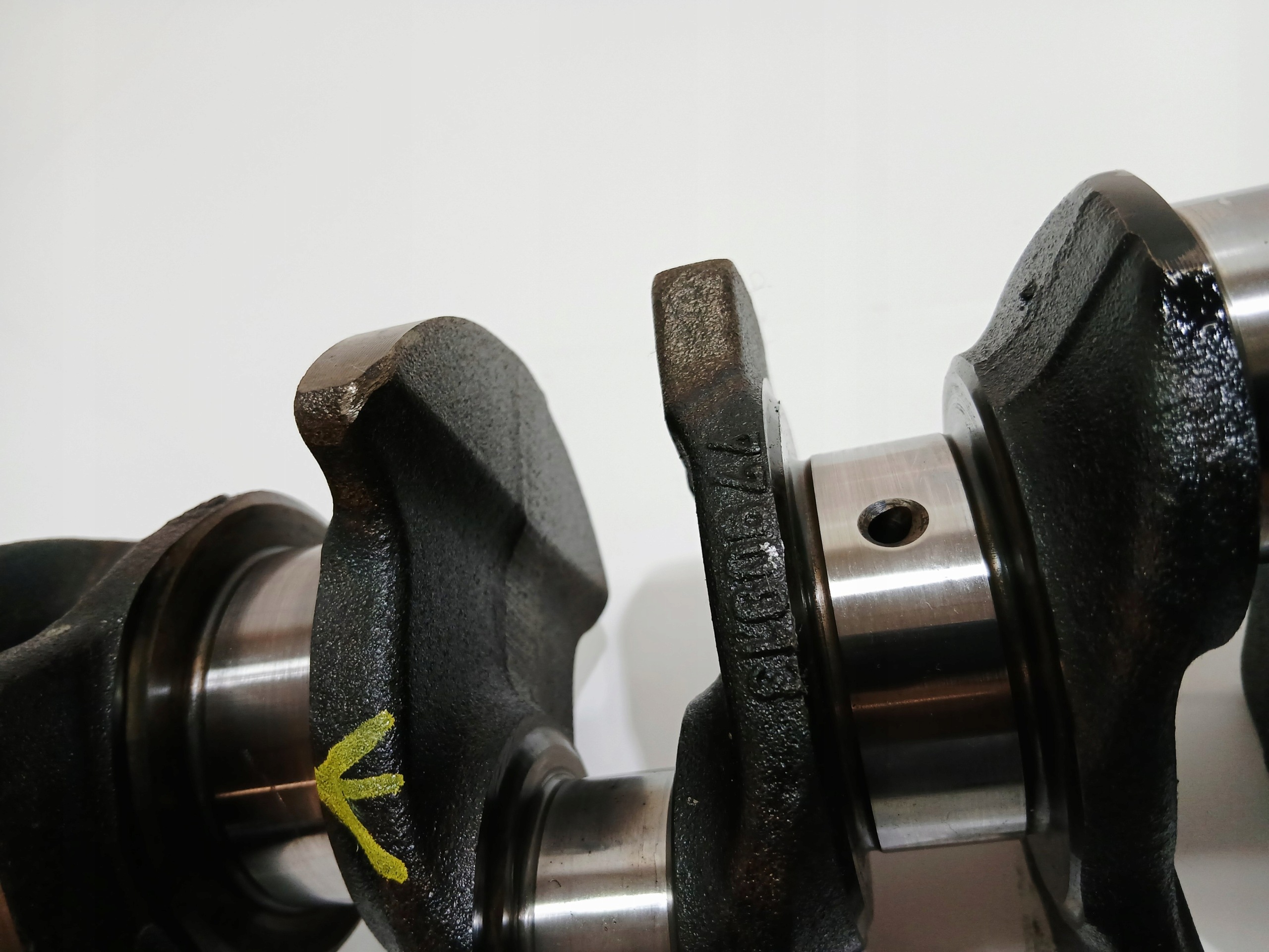 crank KOROBOWY BMW E60 E61 525 D 7780913 BAV