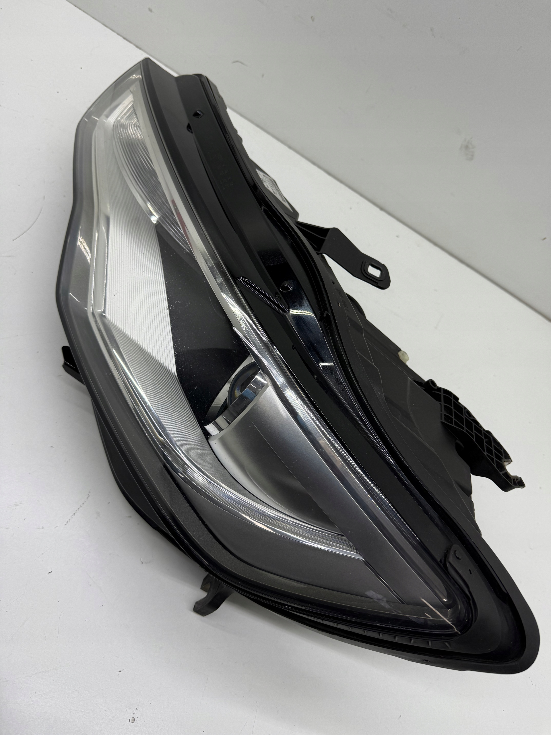 AUDI A6 C7 light reflektor left front BI-XENON XENON original!