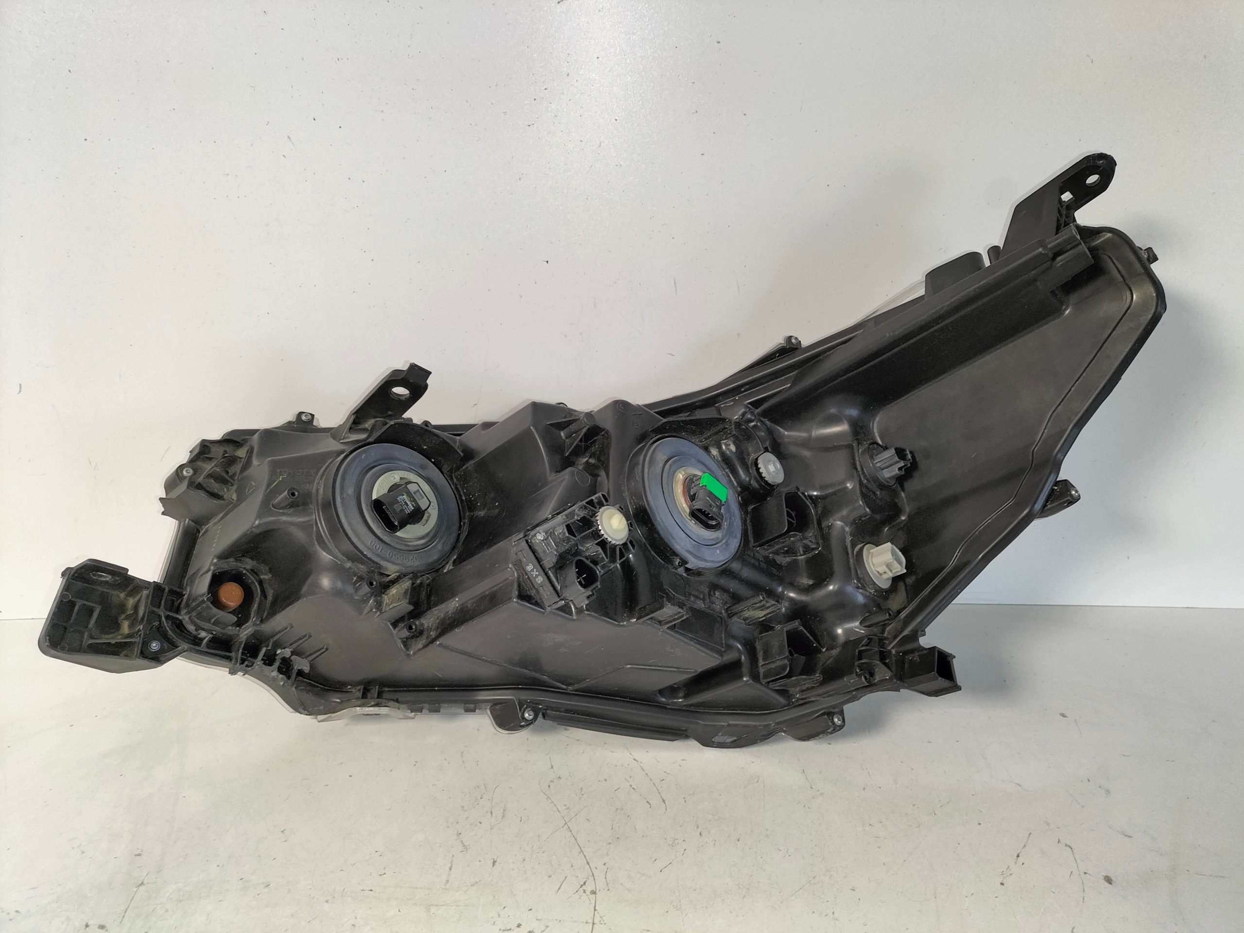 light front reflektor right TOYOTA HILUX VIII LIFT 20