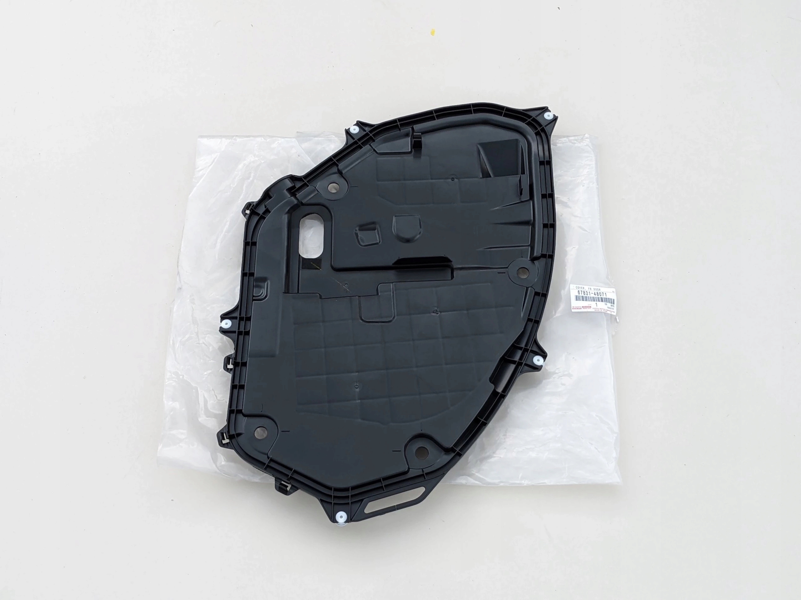 Lexus RX IV oslona pod drzwi prawy przod 15 22 Catalog number of the original 67831 48070 6783148070 67831 48071 6783148071 RX200T RX350 RX450h