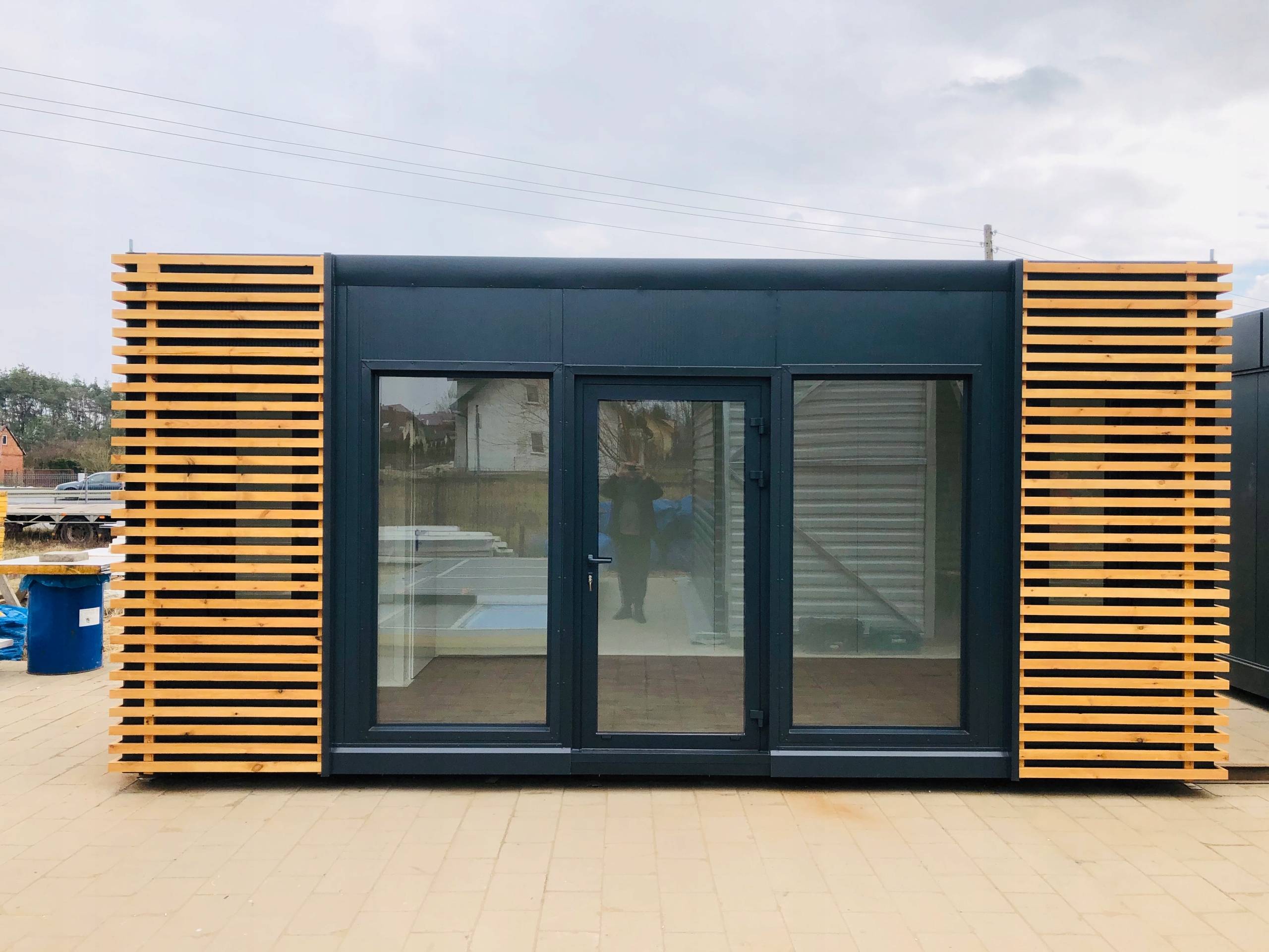 Pawilon biurowy handlowy kontener biurowy 4,2x2,6 Długość 4.2 m