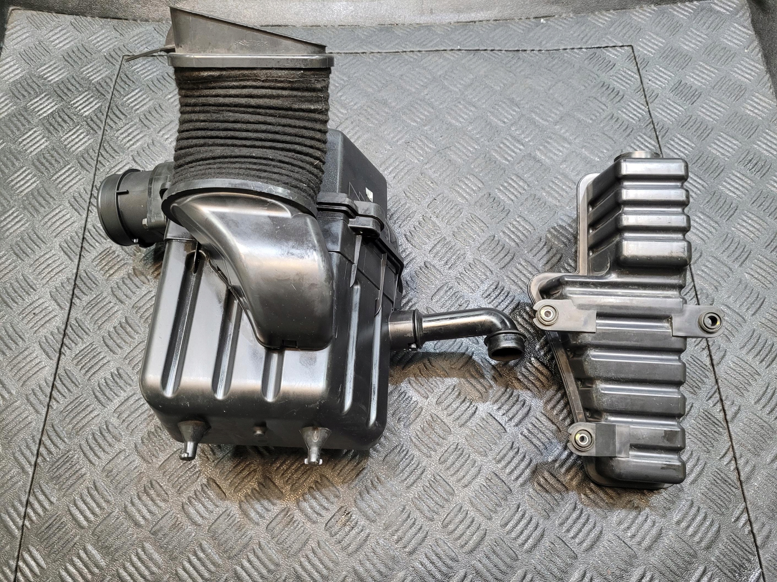 Gehäuse filter luft REZONATOR SSANGYONG KORANDO III 3 C 2.0 D e-XDi