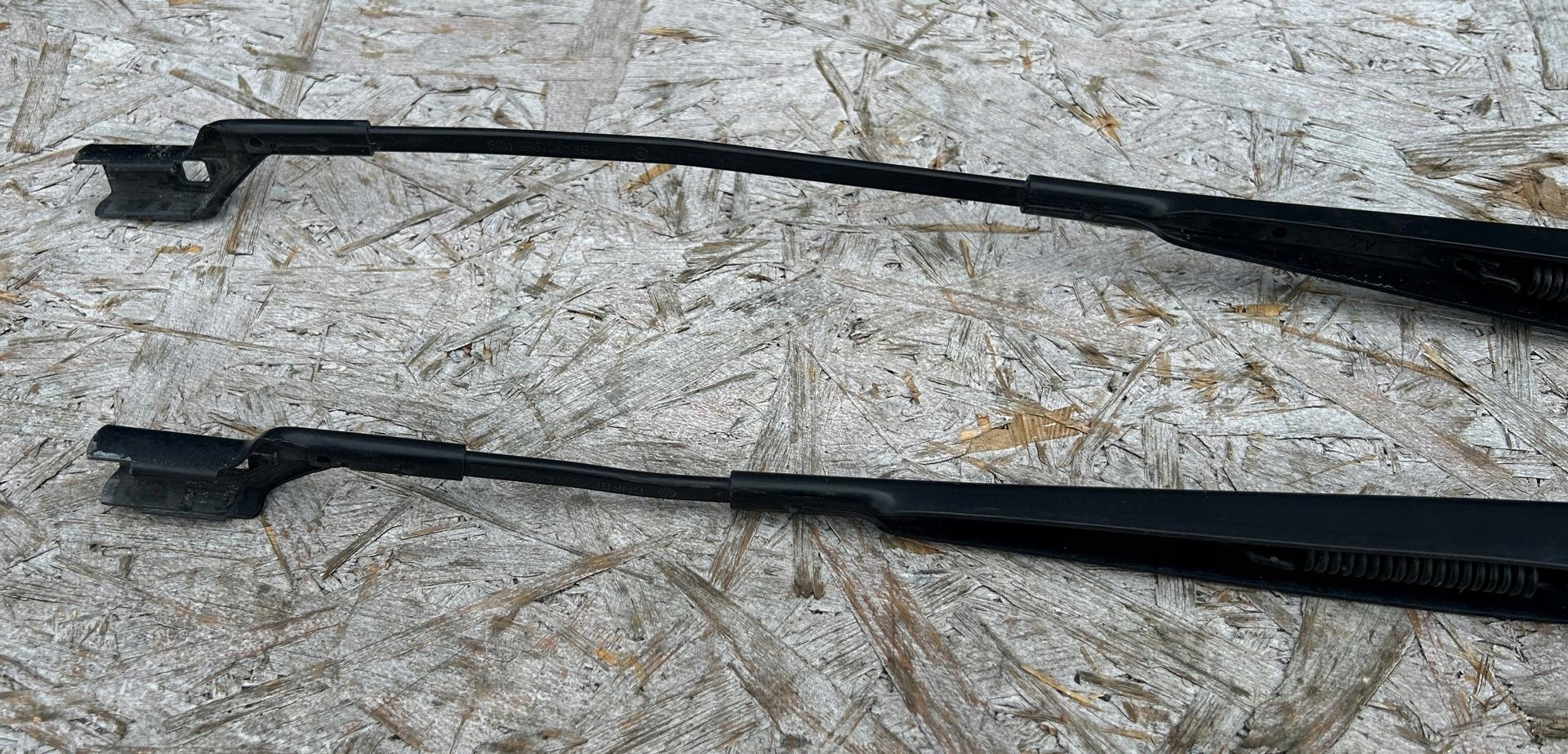 wiper arms front right + left VW PASSAT B7 10-14