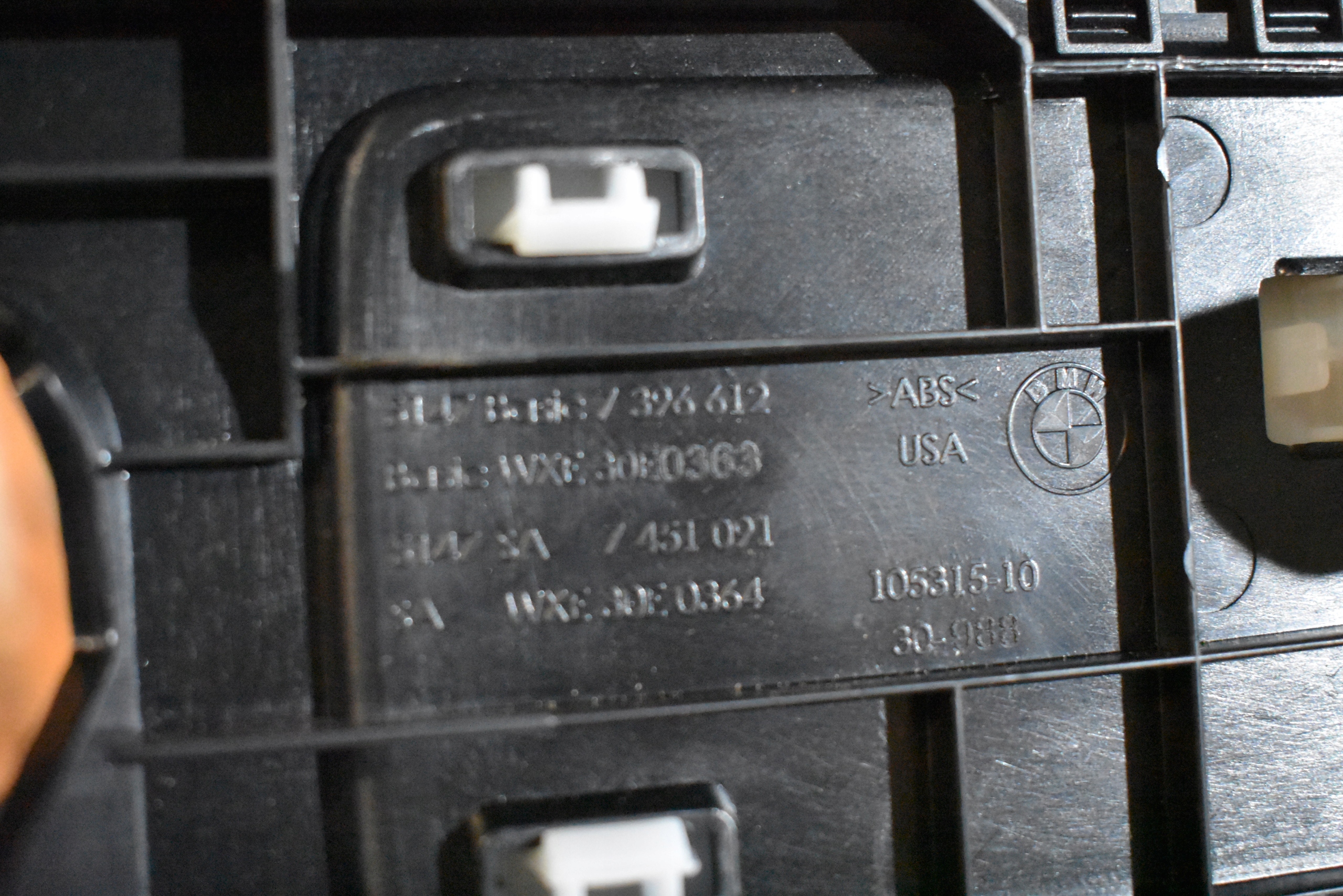 IDEALNA OSŁONA PASA TYLNEGO BAGAŻNIKA BMW X3 G01 1 Producent części BMW OE