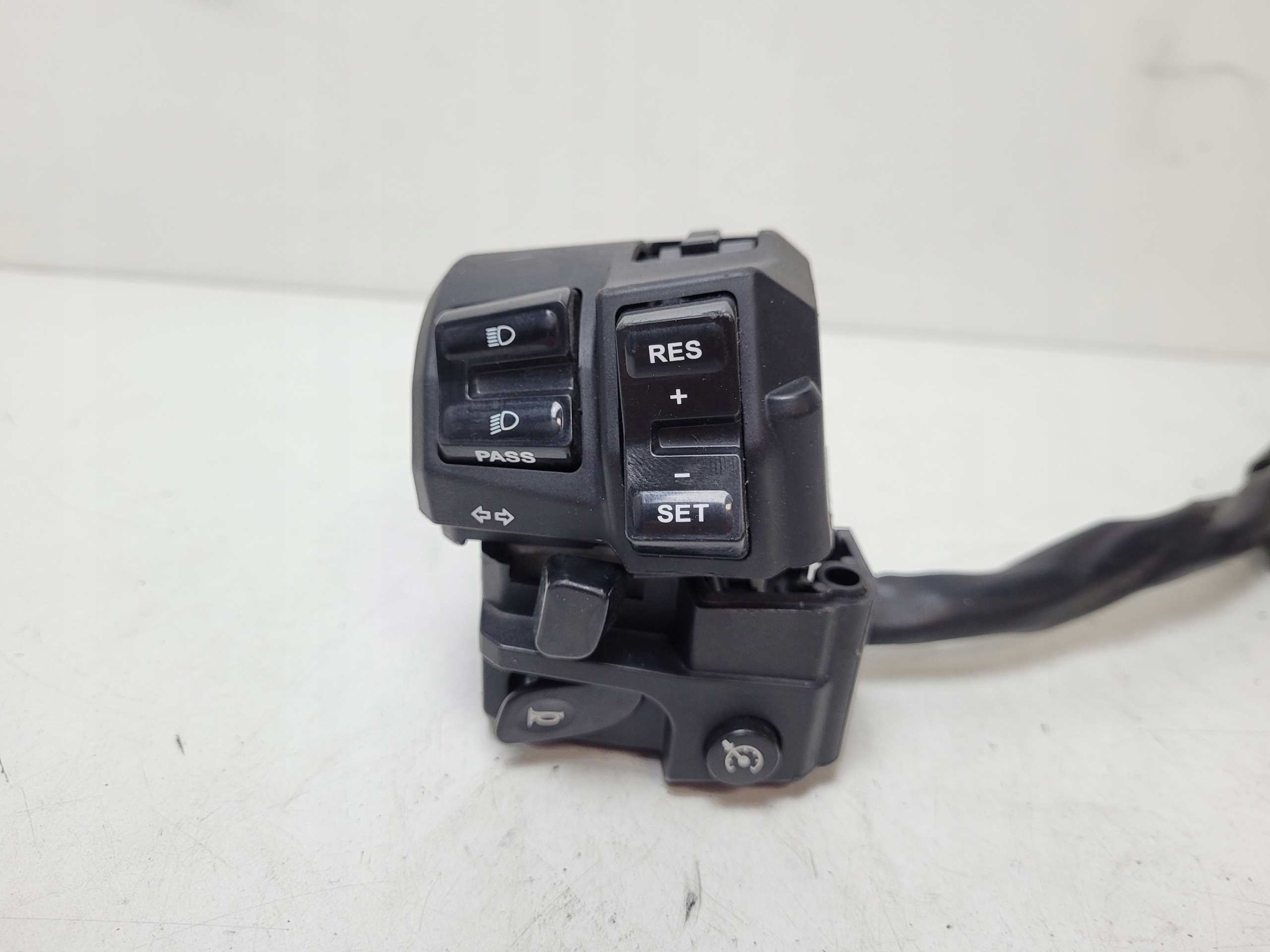 YAMAHA FJR 1300 13+ PRZEŁĄCZNIK LEWY