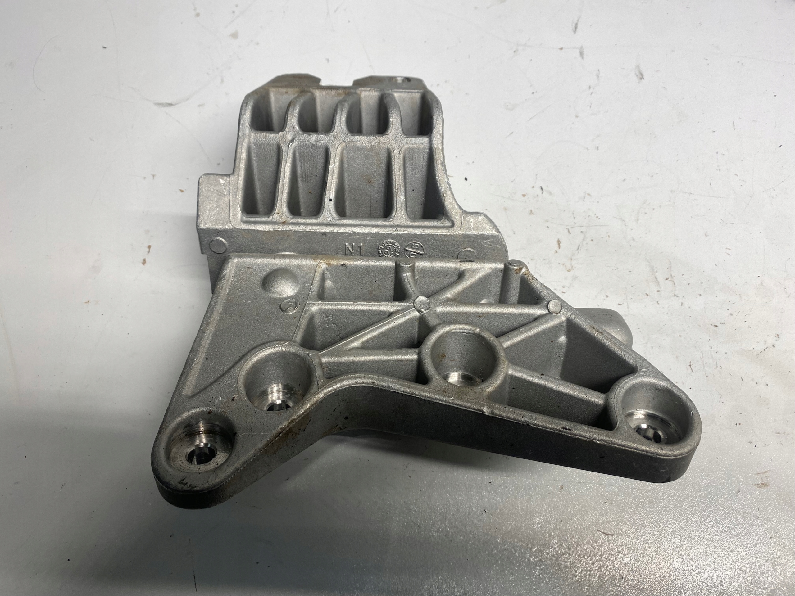 SUPPORTO STAFFA MOTORE CAMBIO HYUNDAI KONA ELECTRIC EV 21