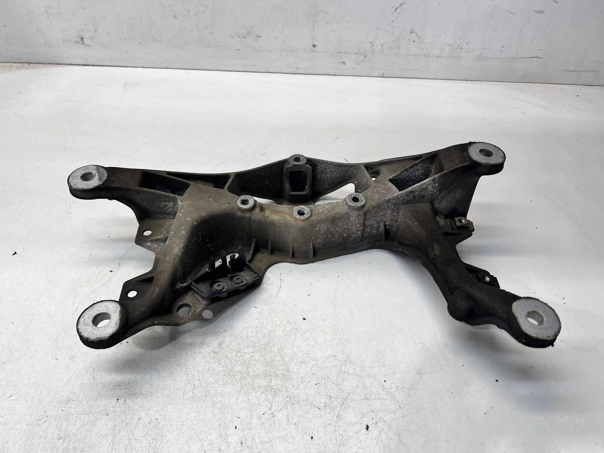 supporto Supporto cambio ingranaggi AUDI A4 B9 A5 8W0399262AD