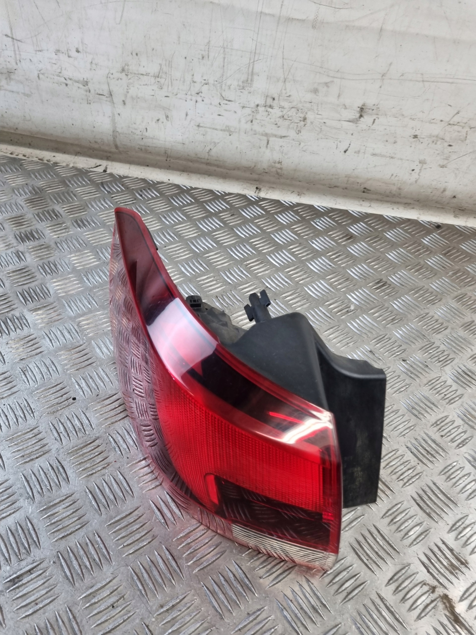 light left rear part rear 39077374 OPEL ASTRA 5 V K KOMBI