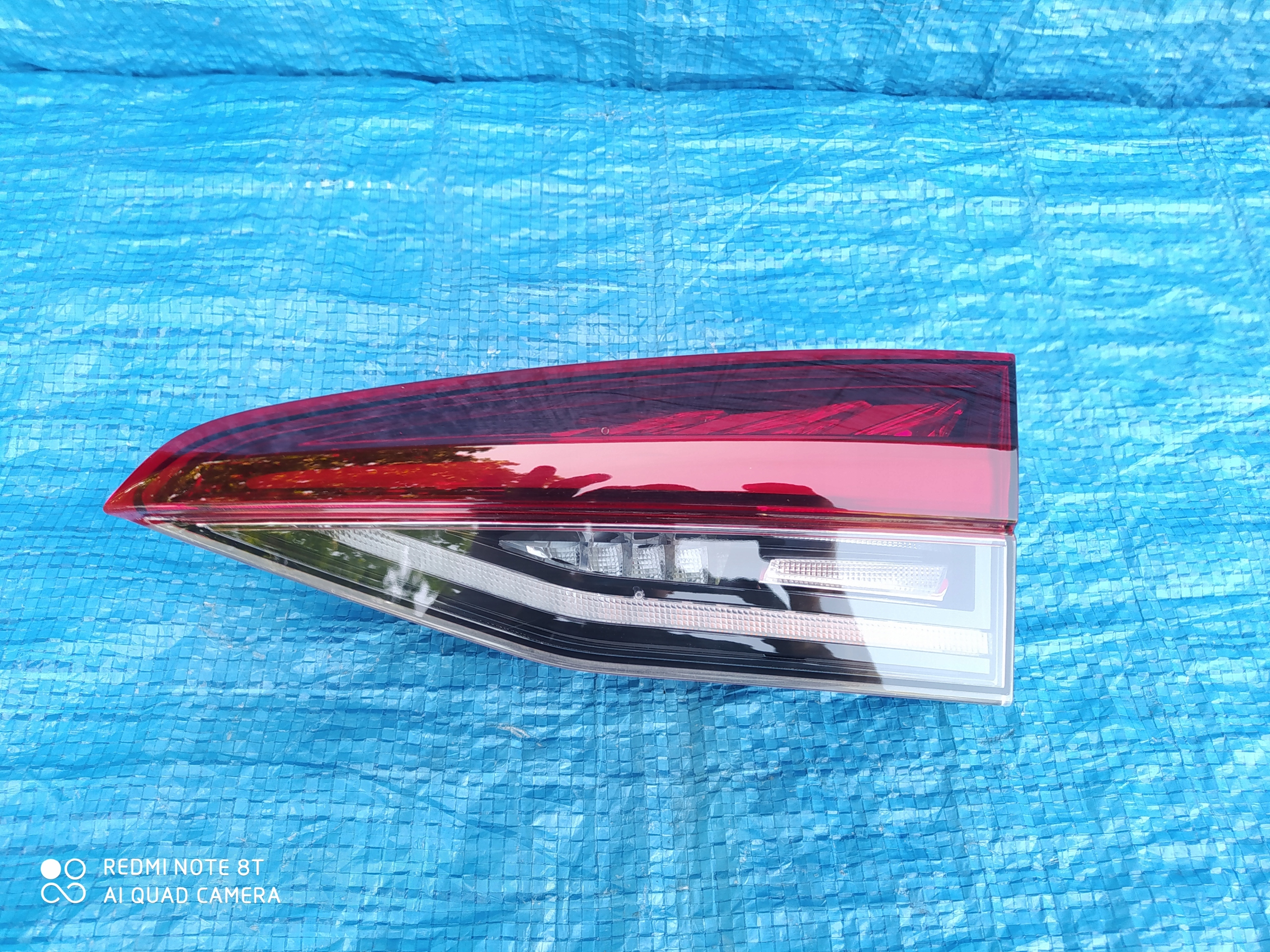 SKODA OCTAVIA IV HATCHBACK LAMPA PRAWY TYŁ W KLAPĘ 5E6945308A