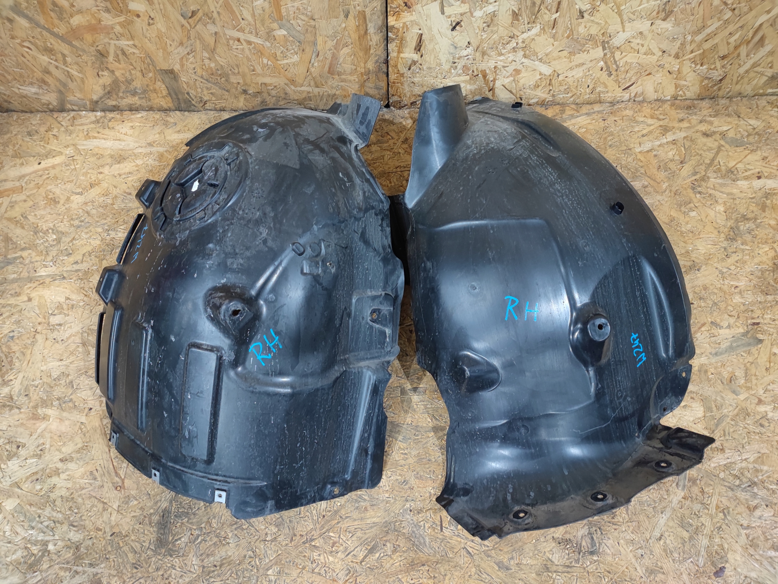 Nadkole prawy przód Mercedes B-klasa W247