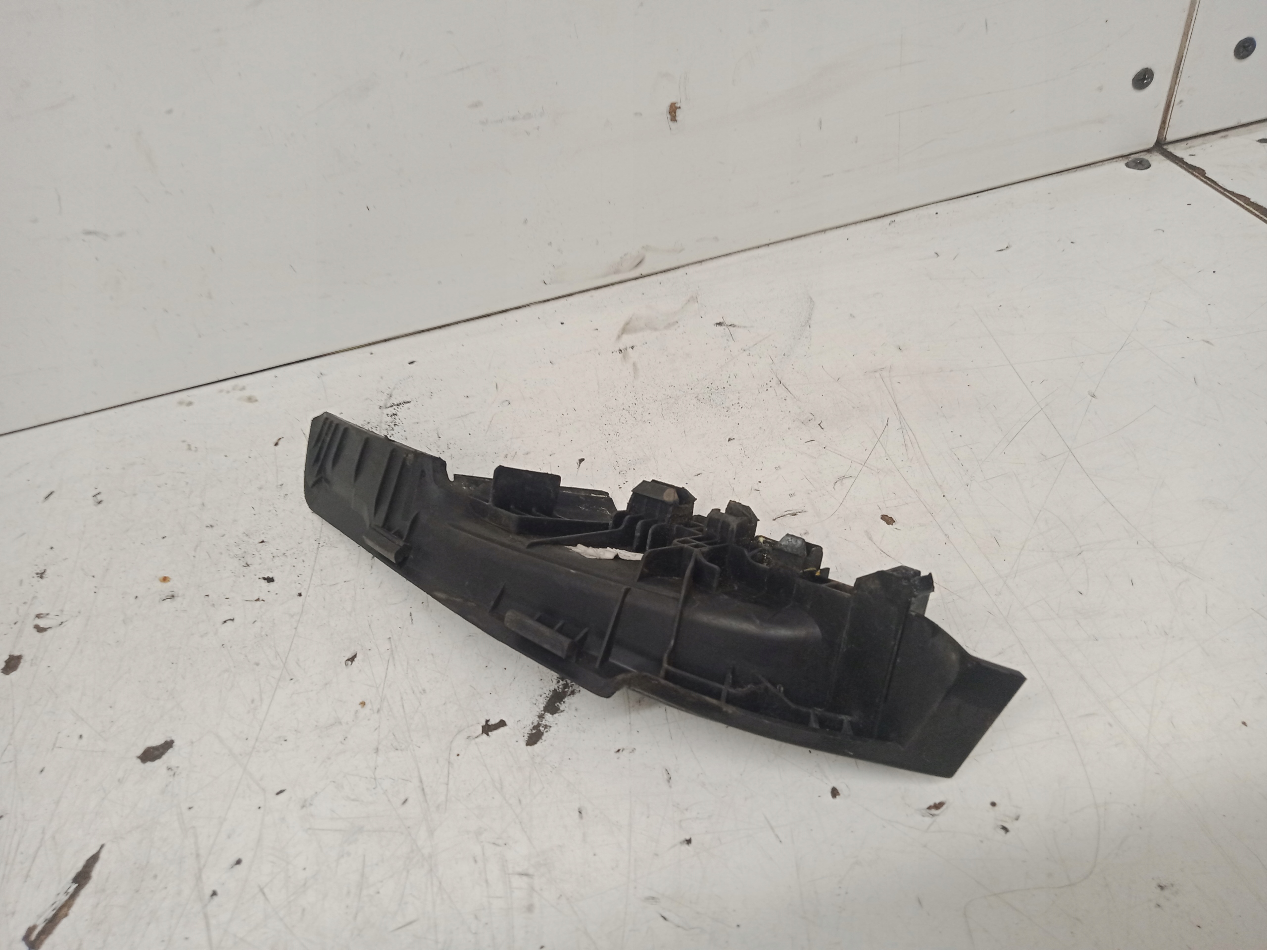 KIA CARENS IV corner pipe end under the window left right 13-17R