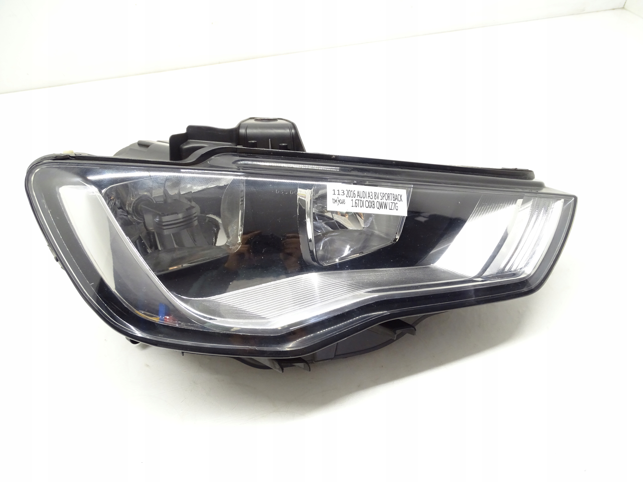 light REFLEKTOR right front right front AUDI A3 8V UK