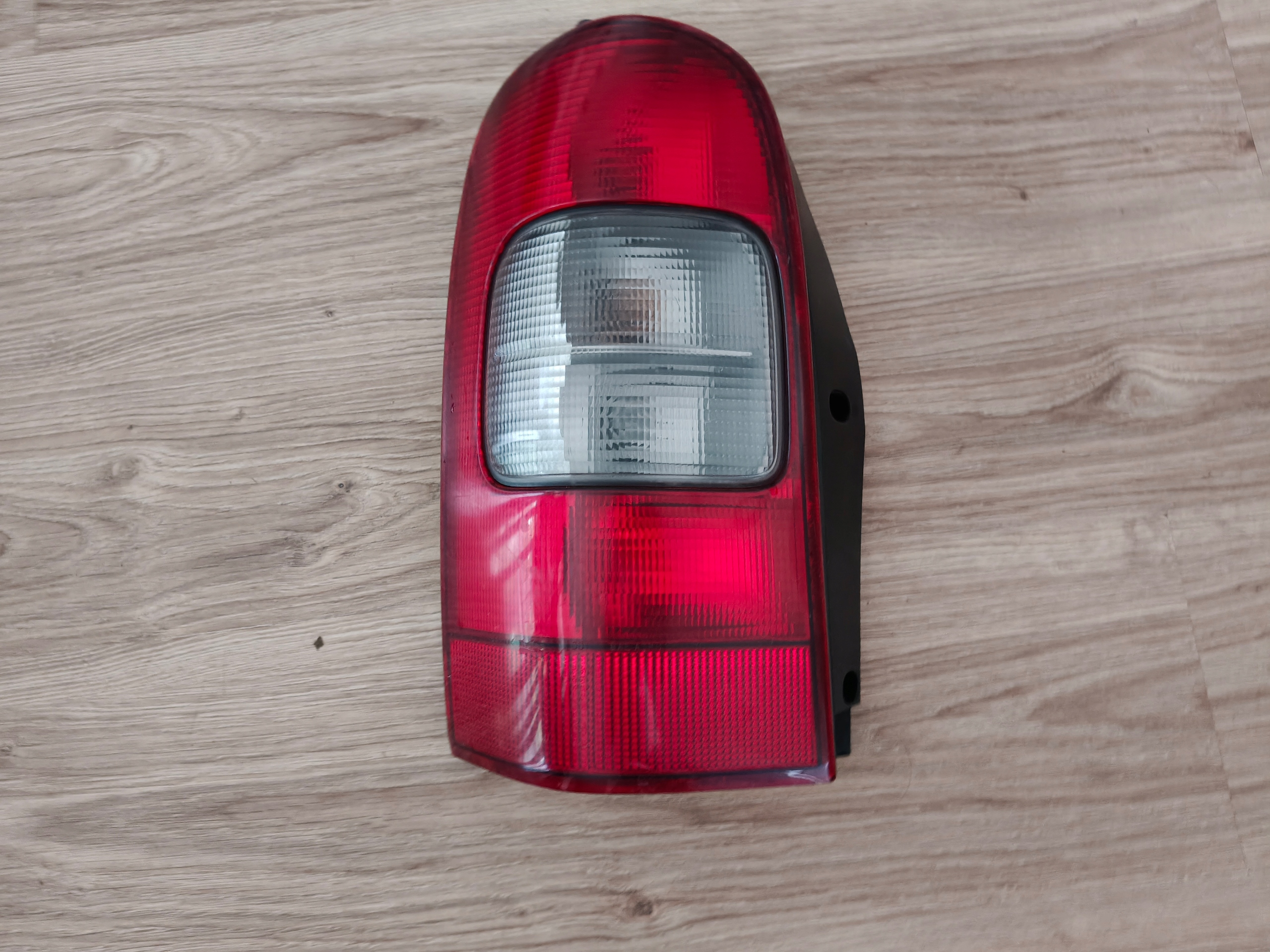 opel SINTRA фонарь левый европа 10406613