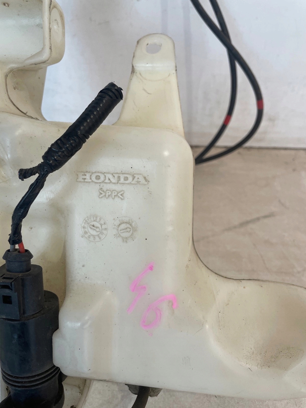 washer fluid tank pump Honda Civic C